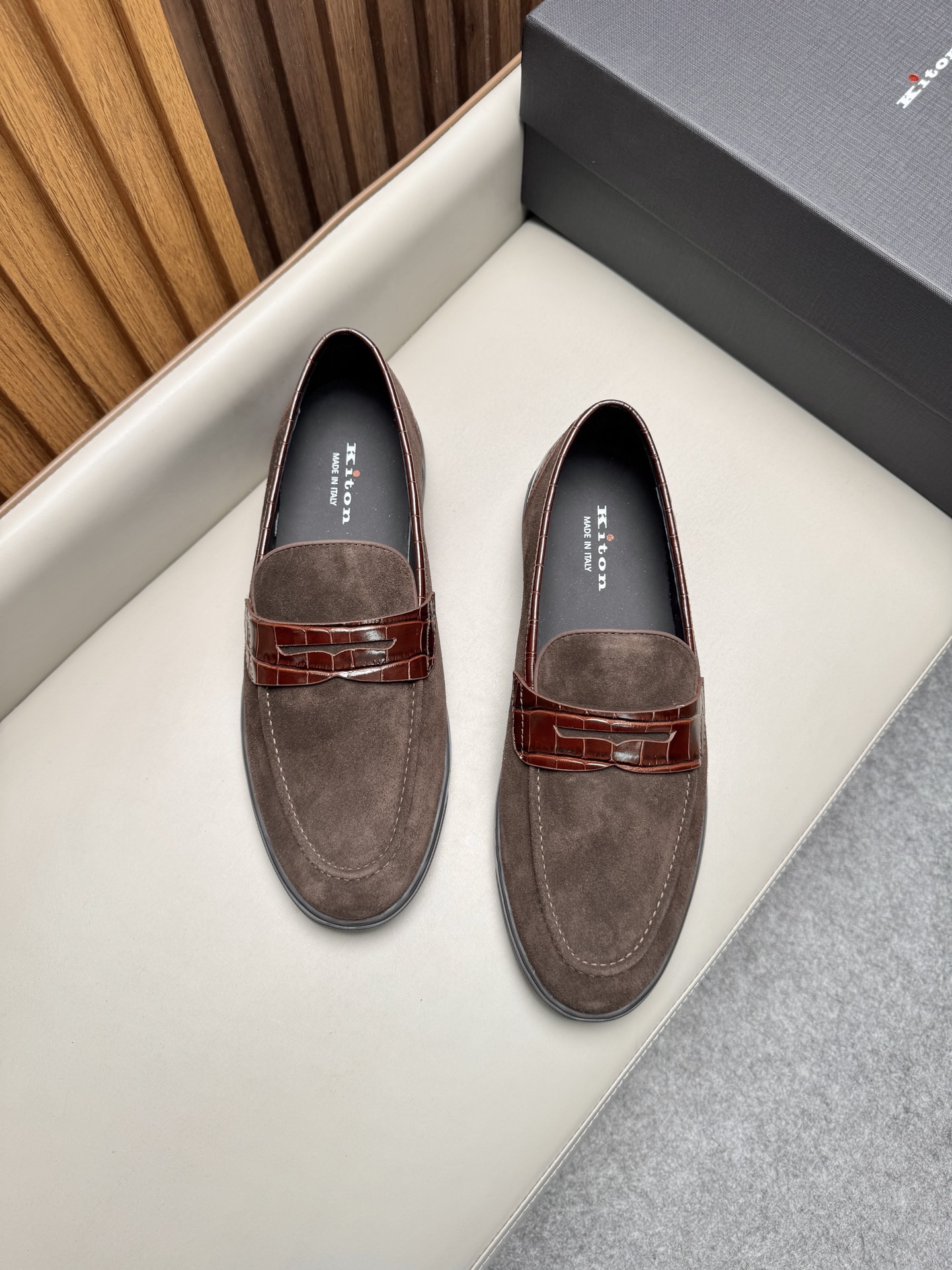 Лоферы мужские в стиле Kiton бордового цвета