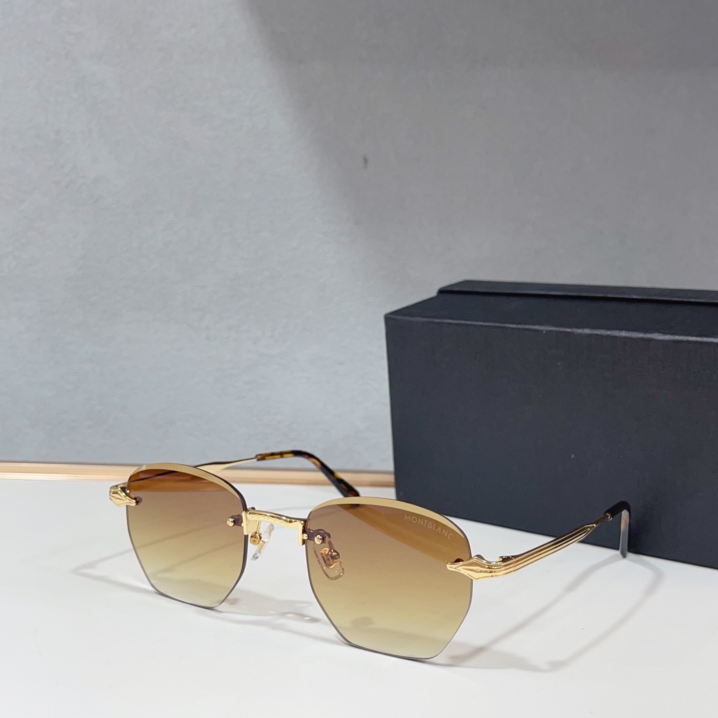 Очки солнцезащитные мужские в стиле Montblanc