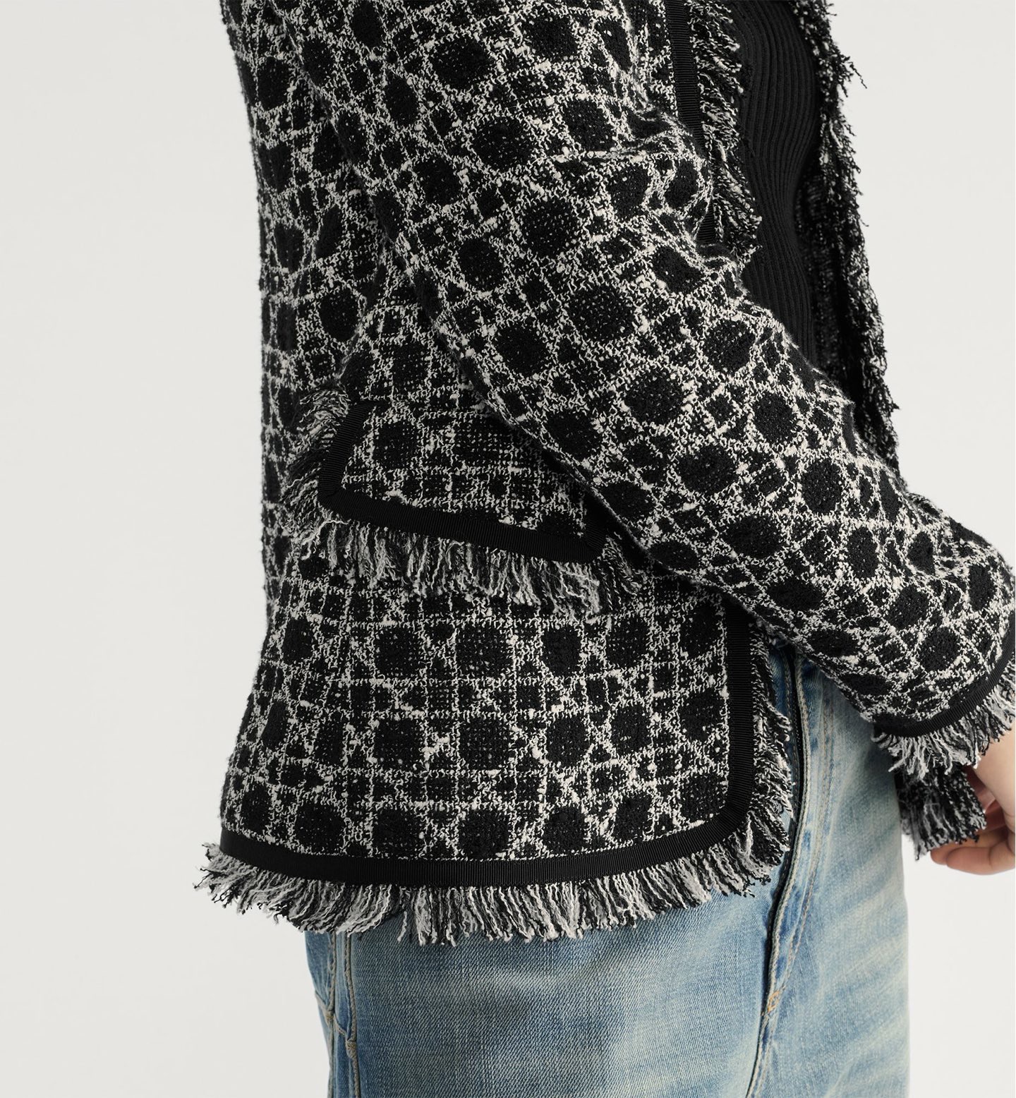 Жакет женский в стиле Dior чёрного цвета с бахромой