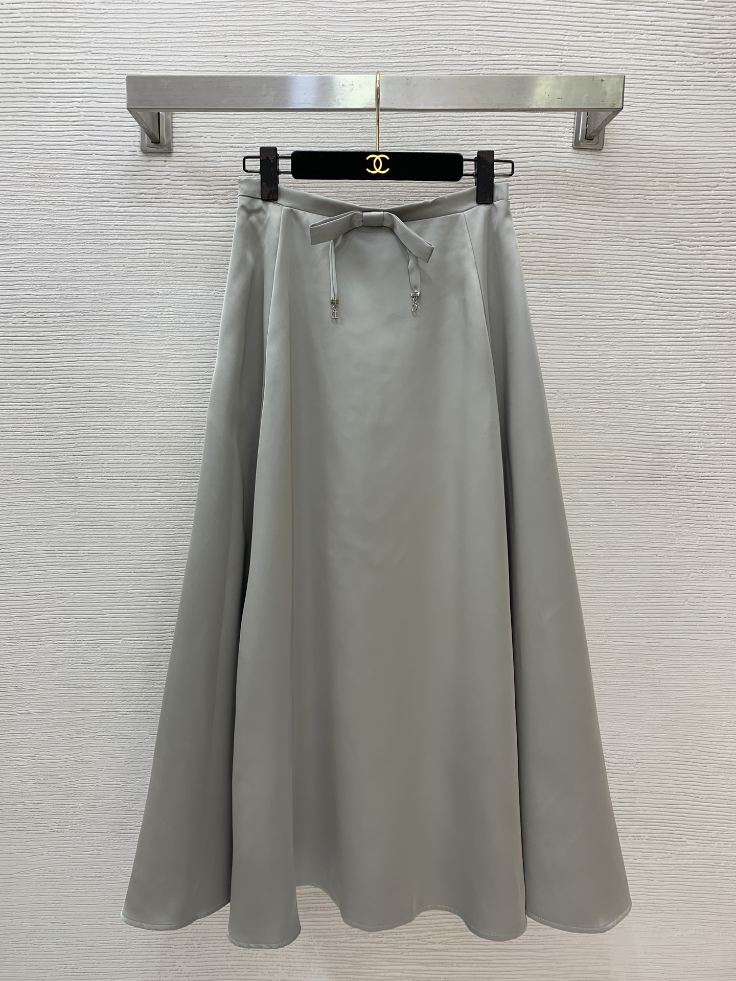 Костюм женский Dior серого цвета