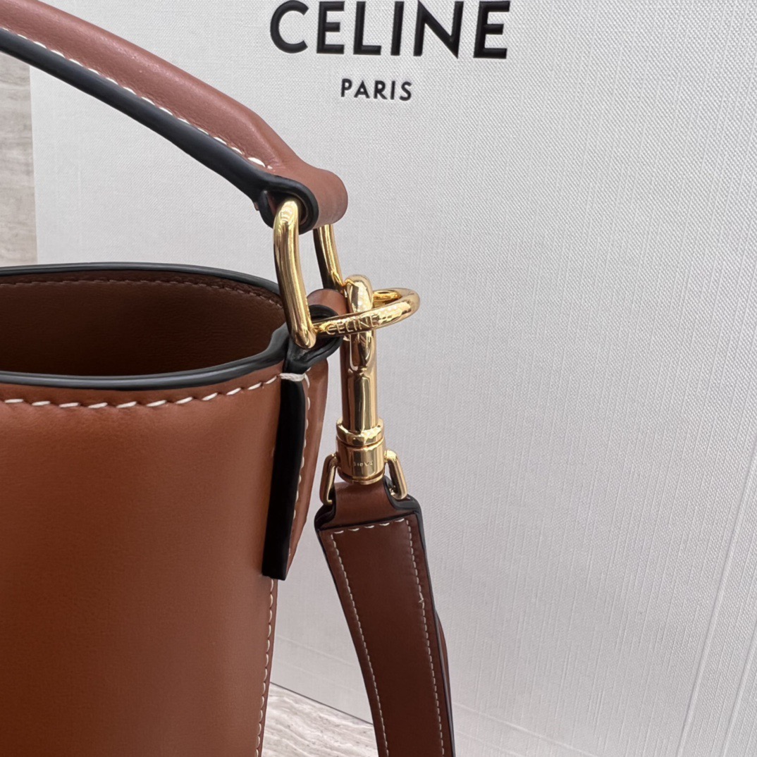 Сумка женская Celine Louise коричневого цвета