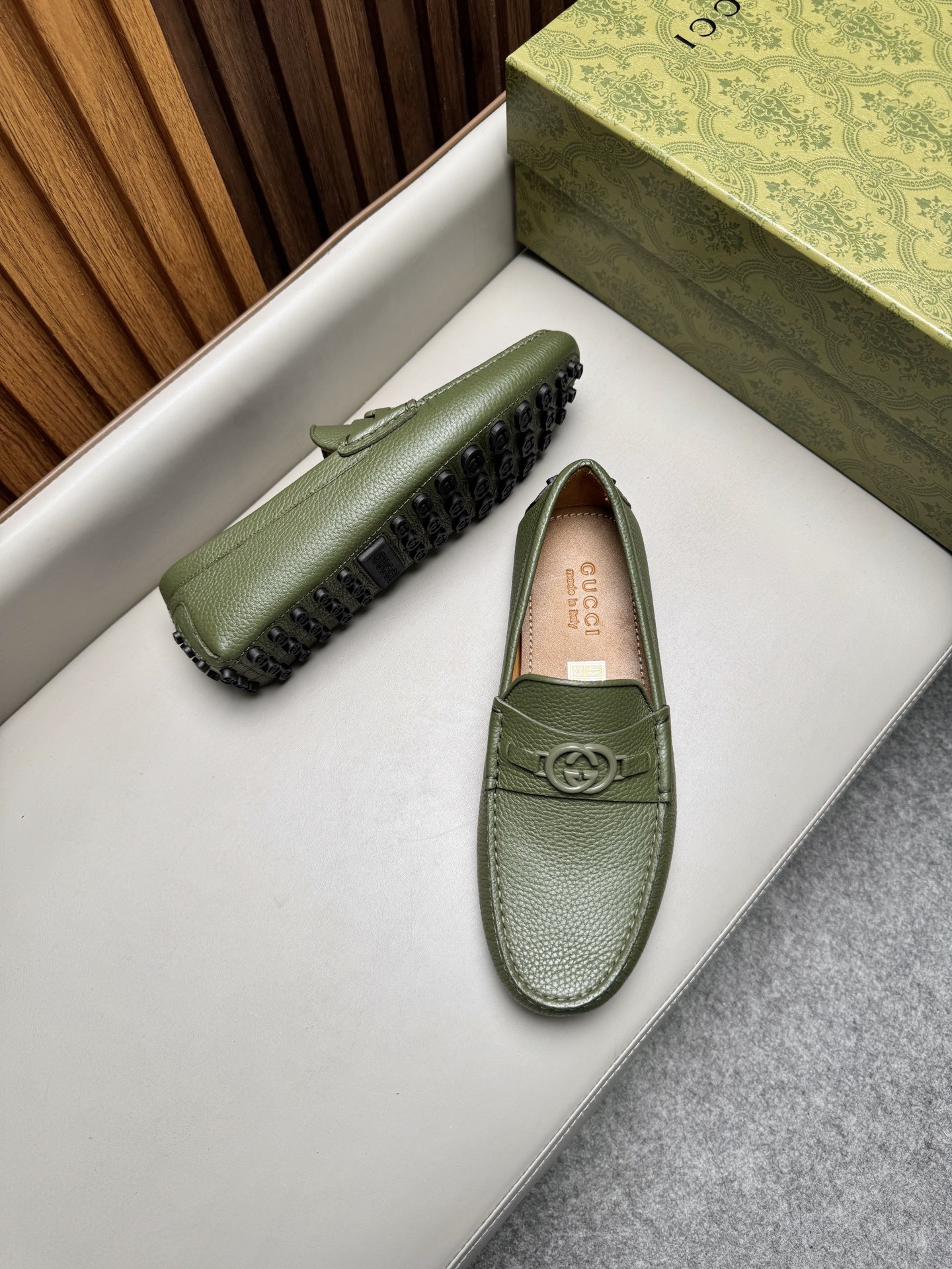 Мокасины мужские в стиле Gucci Driver зеленого цвета