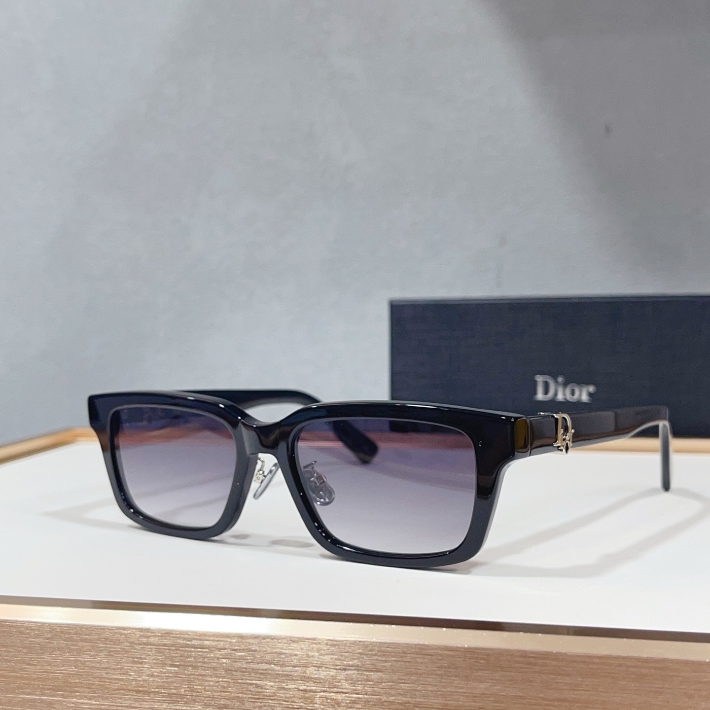 Очки солнцезащитные в стиле Dior Oblique S5F