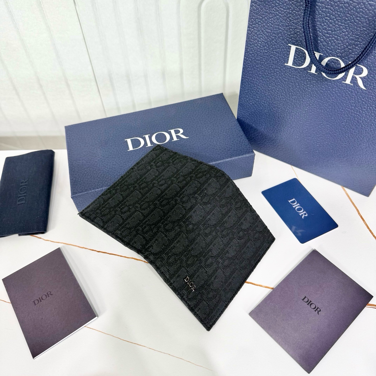 Обложка для паспорта Dior чёрного цвета