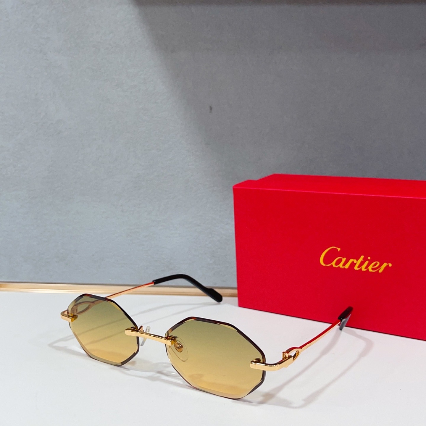 Очки солнцезащитные женские в стиле Cartier