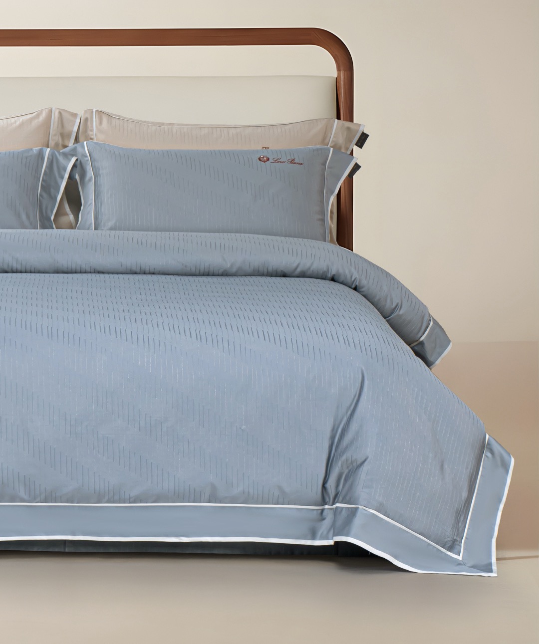 Комплект постельного белья в стиле Loro Piana Interiors голубого цвета