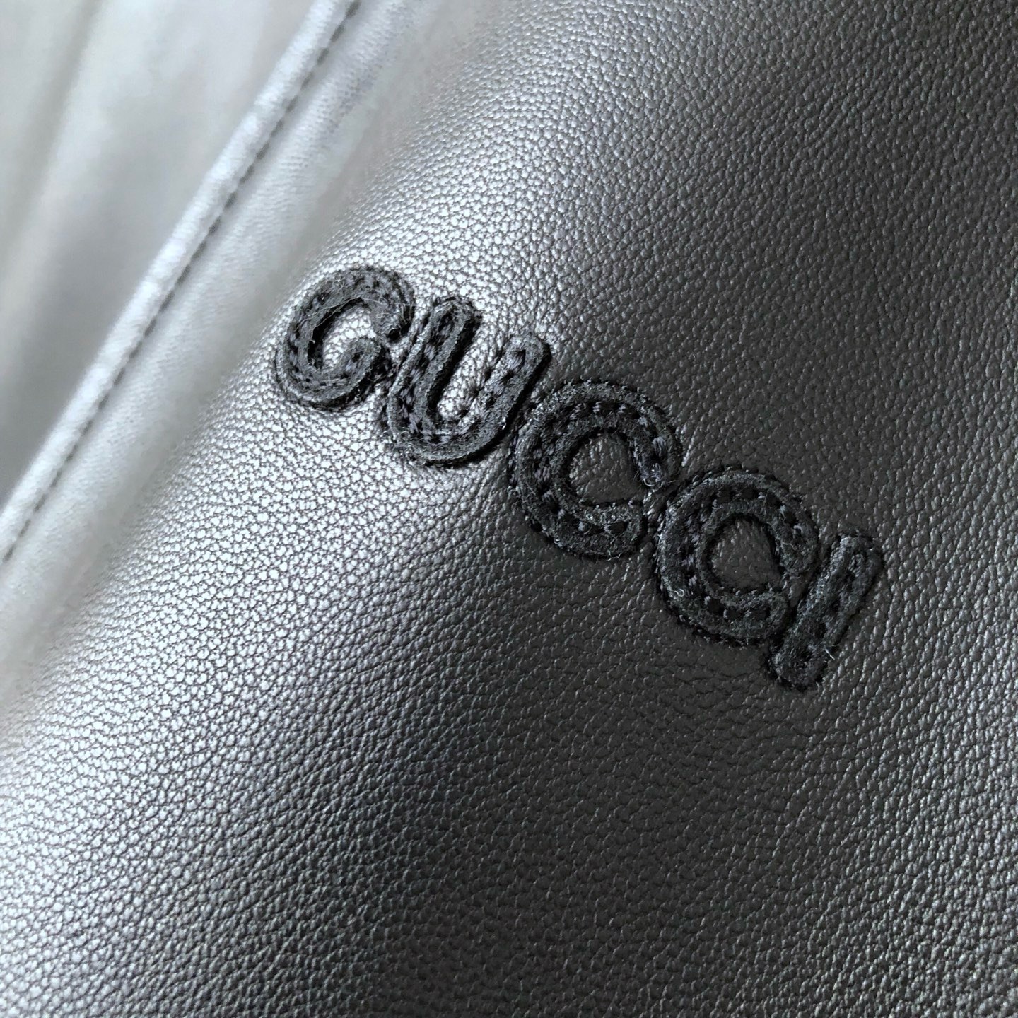 Куртка мужская Gucci чёрного цвета с шерстяными трикотажными рукавами