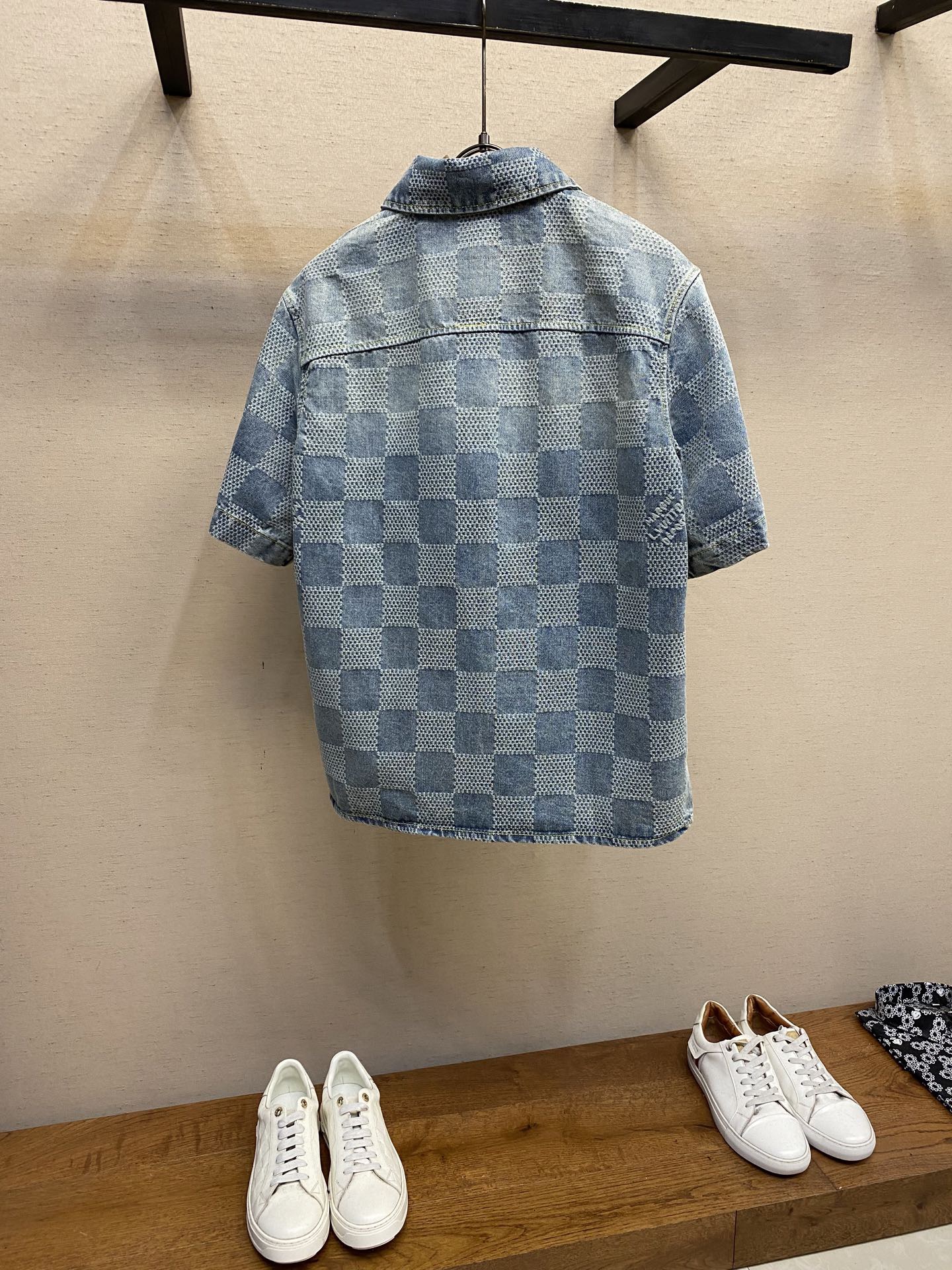 Рубашка мужская в стиле Louis Vuitton с шахматным узором синего цвета