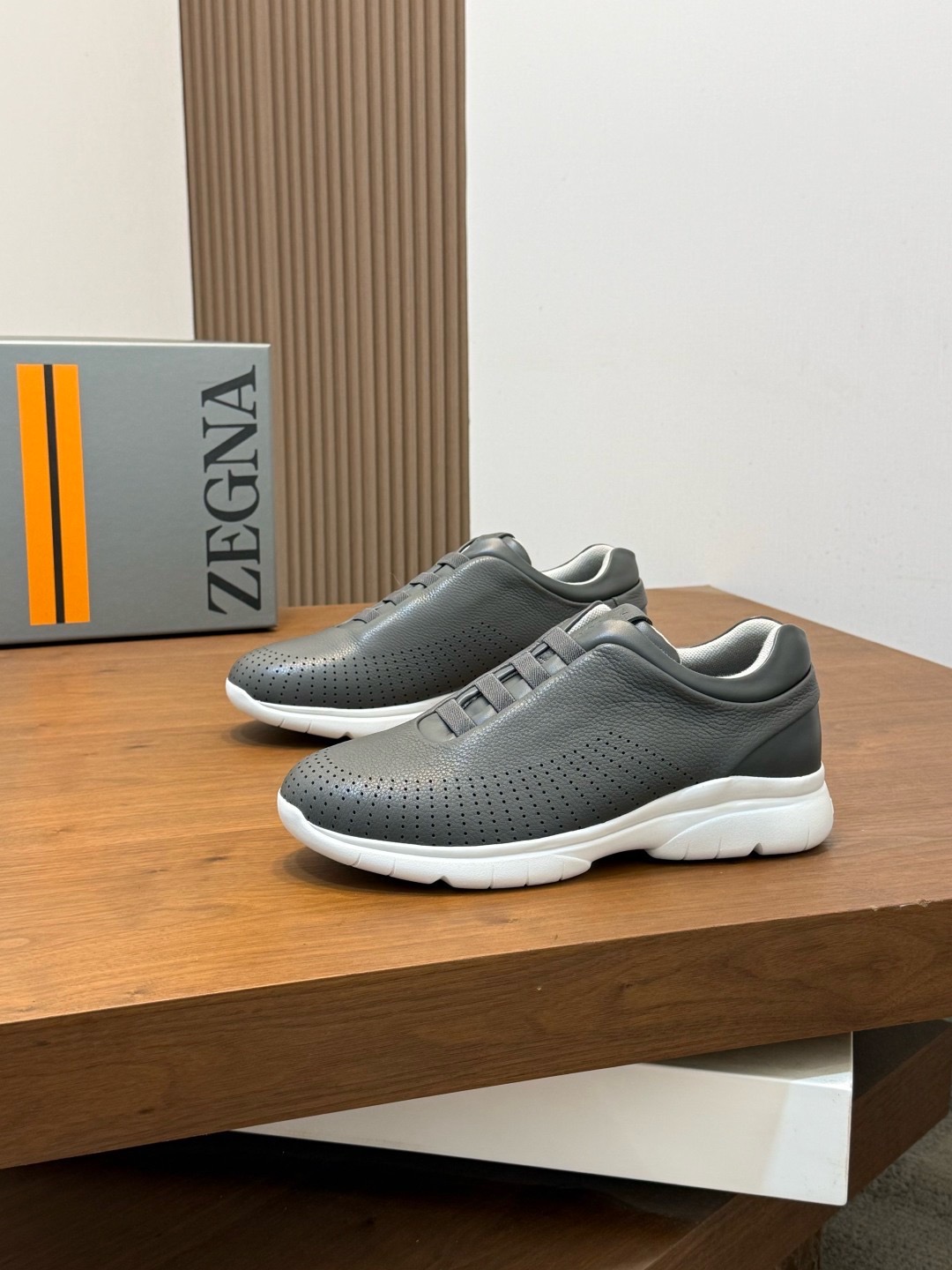 Кроссовки мужские Zegna Triple Stitch серого цвета