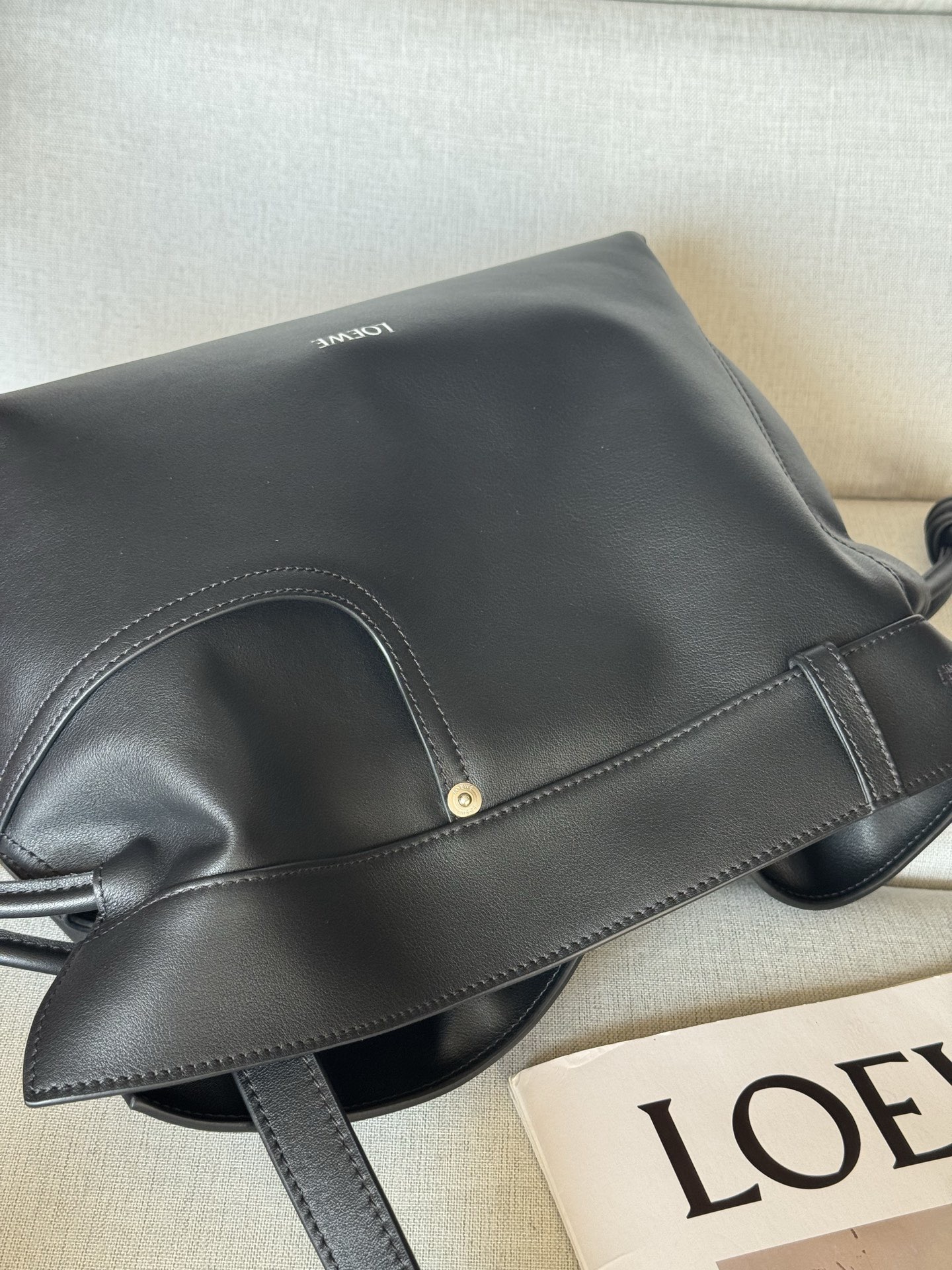 Сумка женская в стиле Loewe Flamenco Medium чёрного цвета