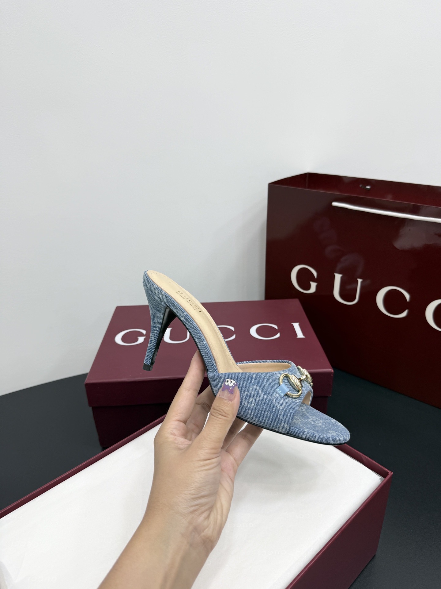 Мюли женские в стиле Gucci Horsebit голубого цвета