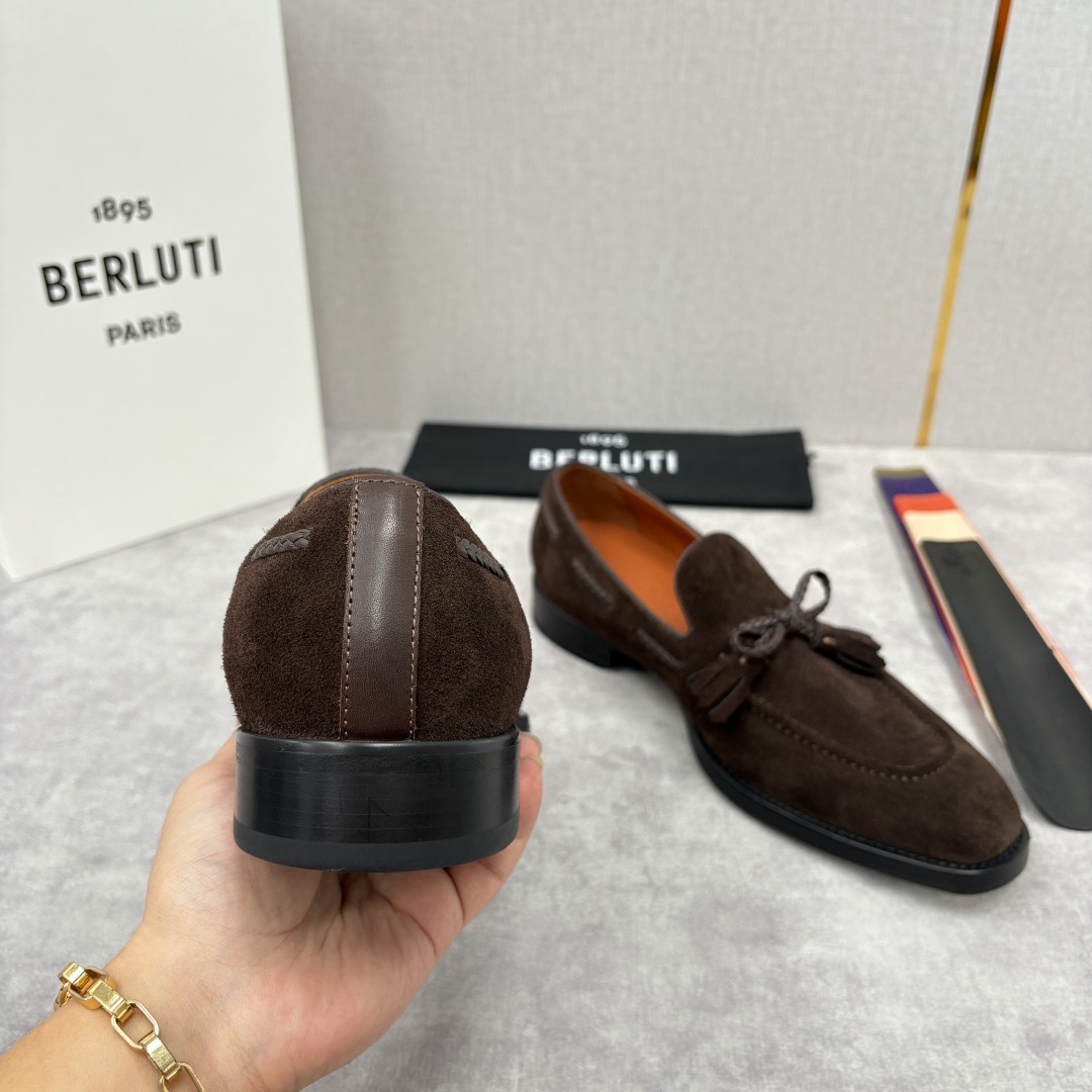 Лоферы мужские в стиле Berluti Lorenzo из натуральной замши коричневого цвета