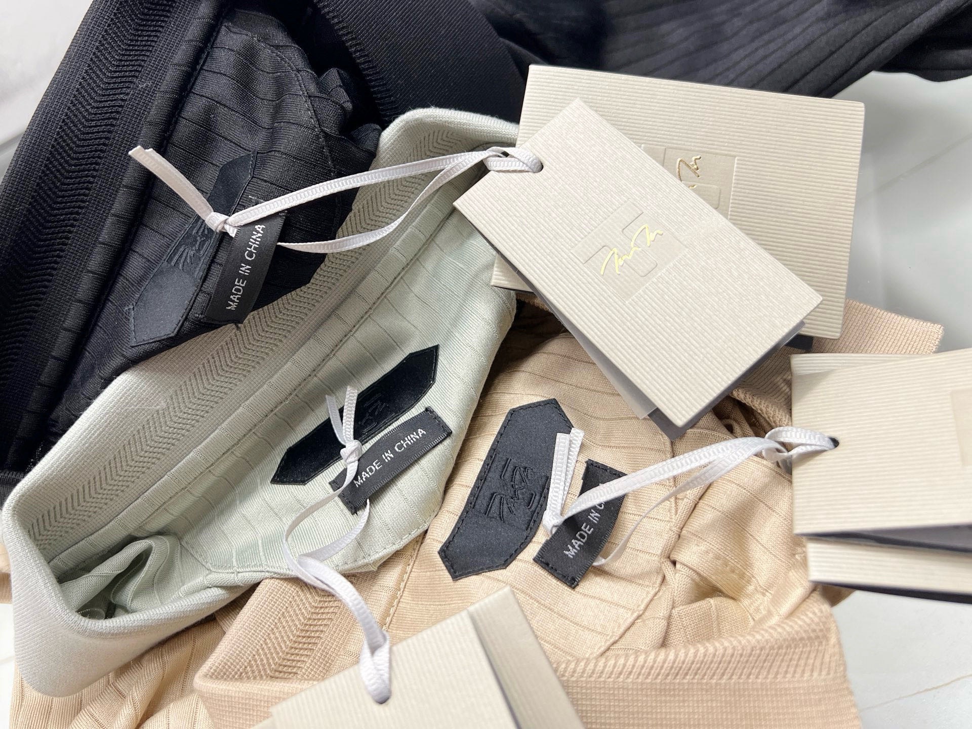 Футболка мужская в стиле Tom Ford с логотипом базовая