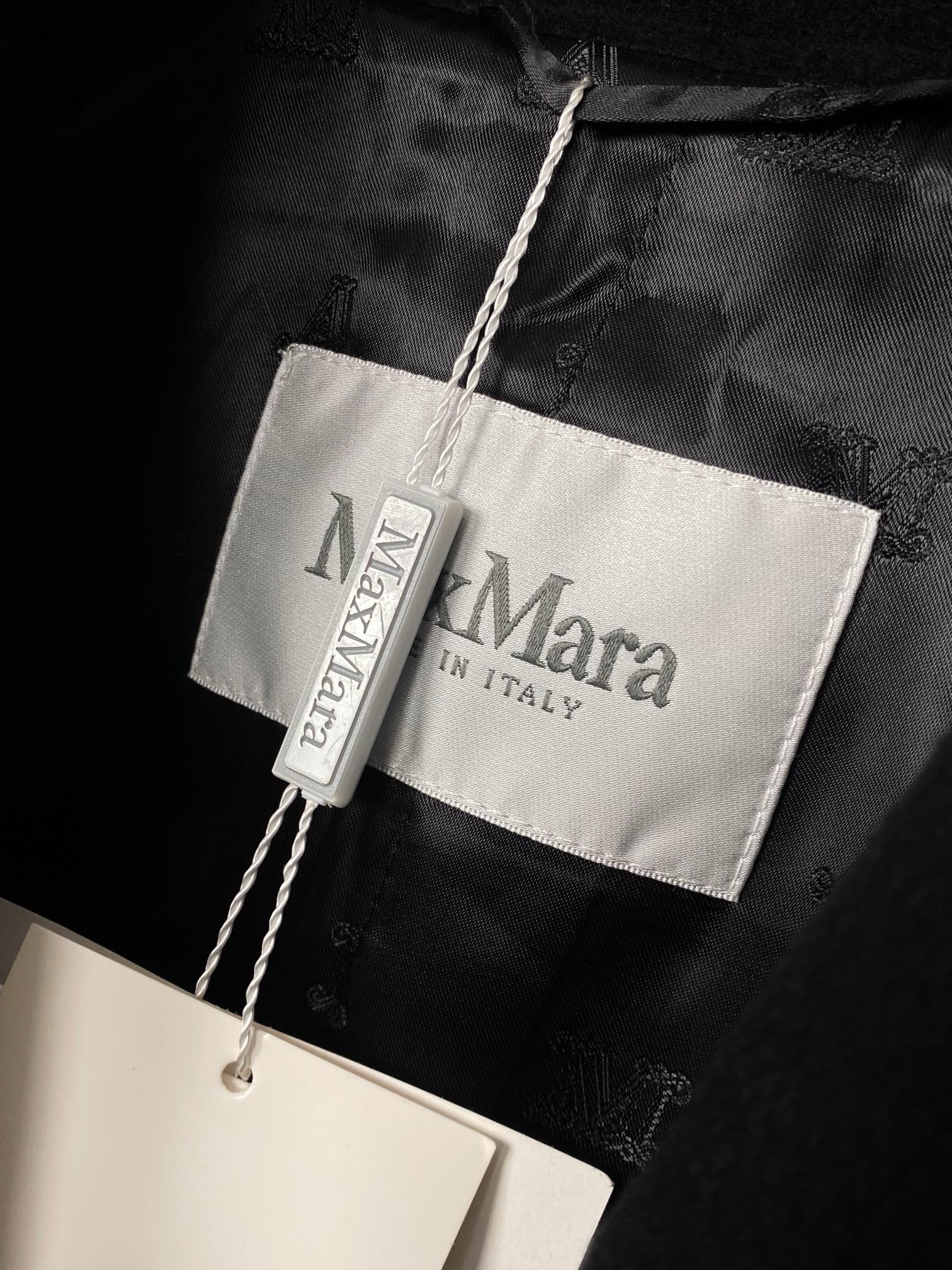 Пальто женское Max Mara Short 101801 Icon Coat чёрного цвета