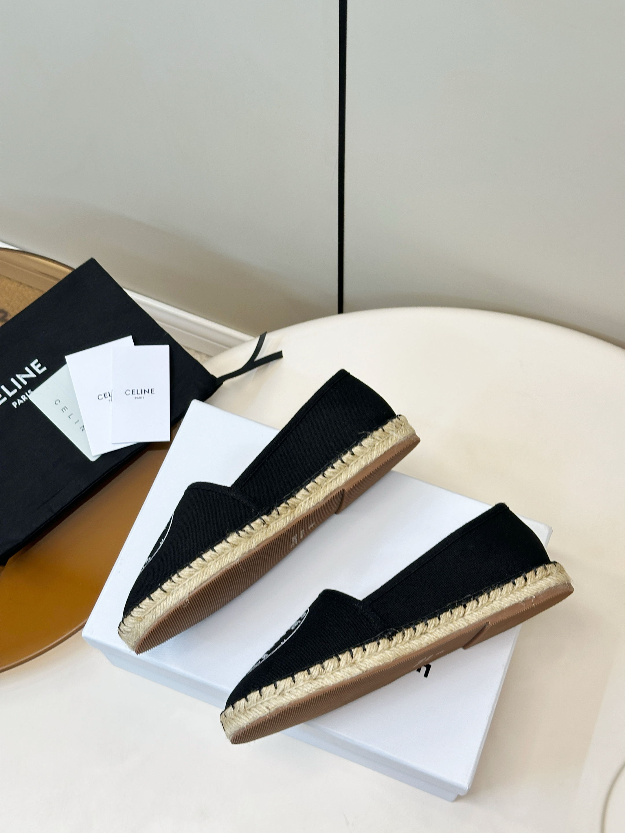 Эспадрильи женские Celine Maison Celine чёрного цвета