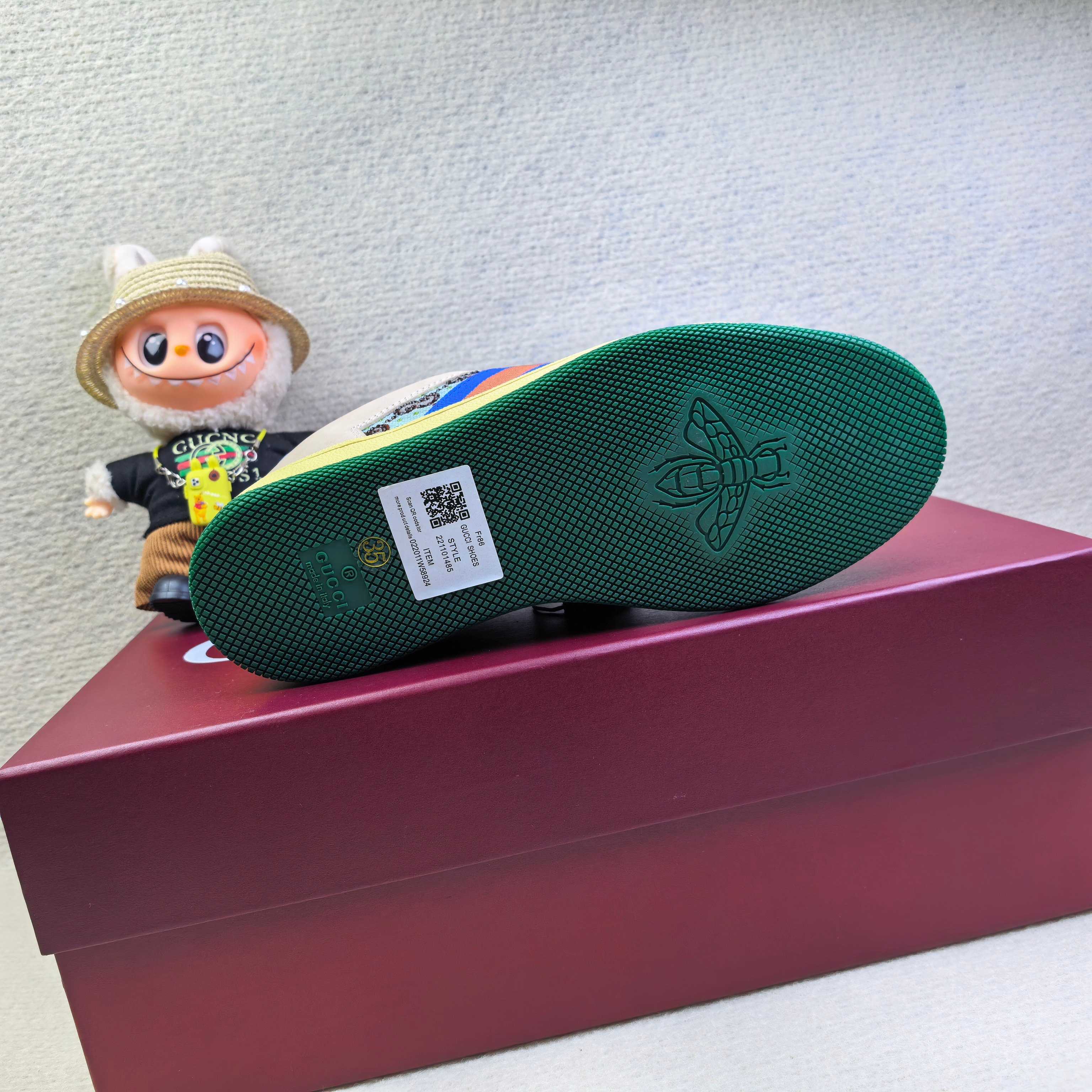 Кроссовки унисекс в стиле Gucci бежевого цвета с голубыми акцентами