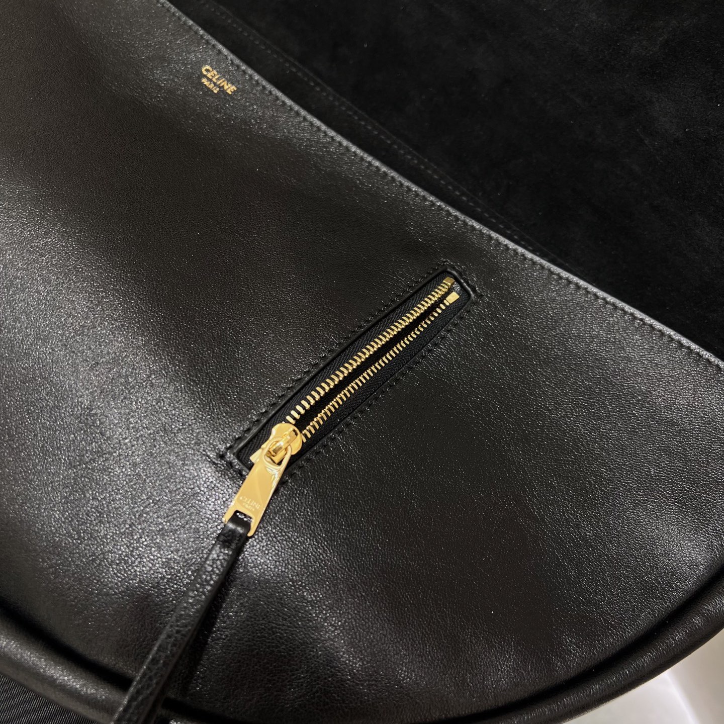 Сумка женская в стиле Celine Soft Triomphe Halfmoon чёрного цвета