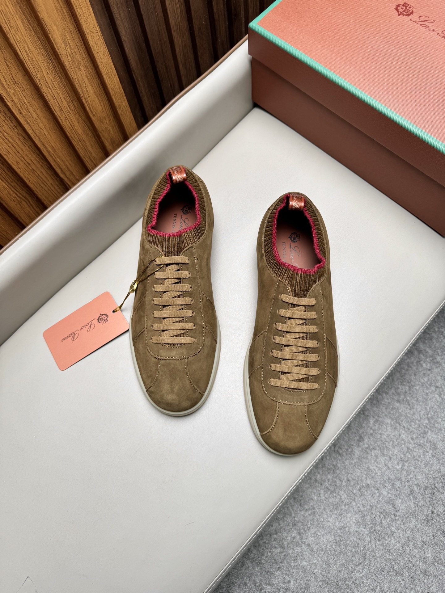 Кроссовки мужские в стиле Loro Piana Soho Walk светло-коричневого цвета