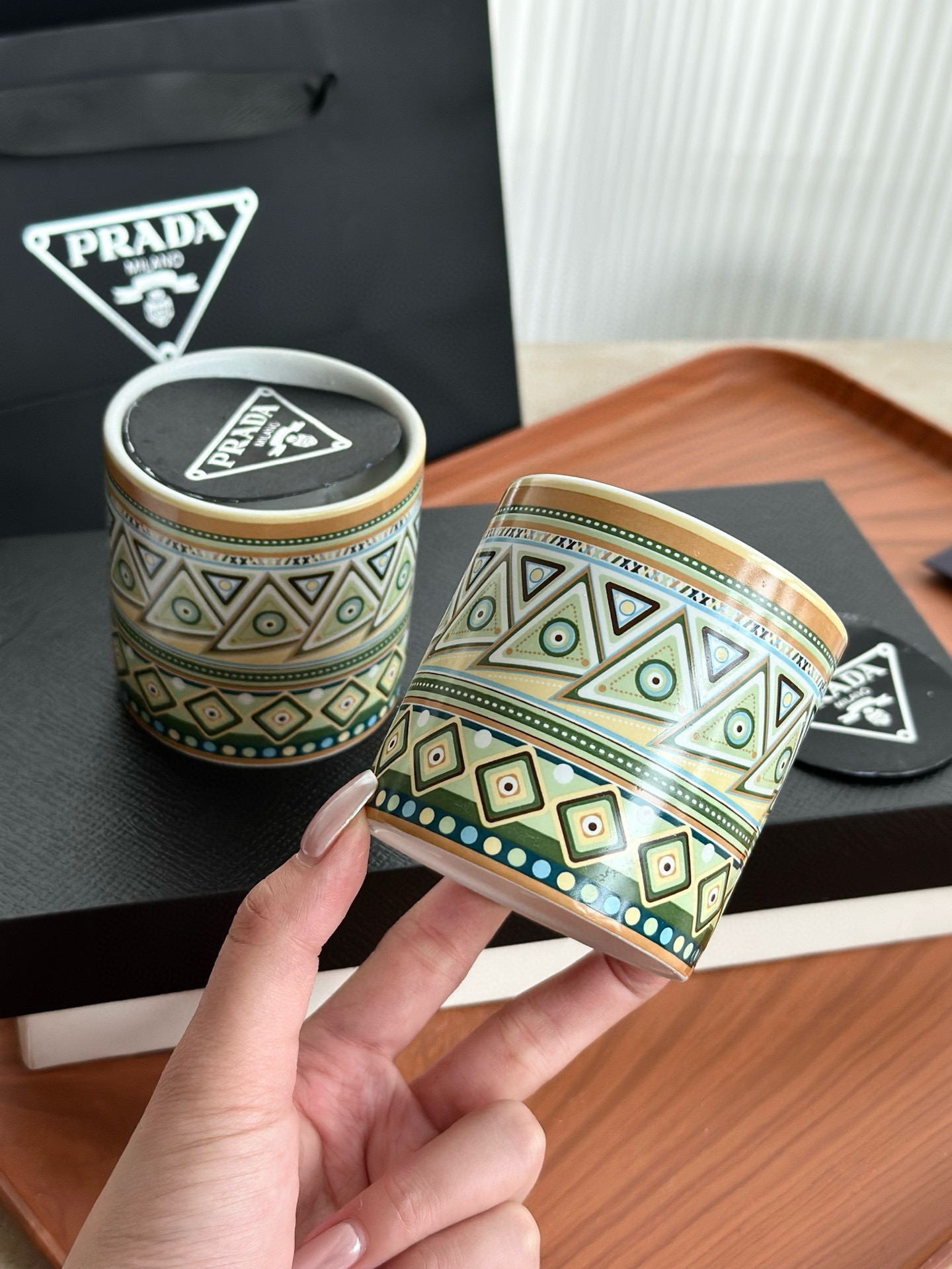  Свечи ароматические  в стиле Prada, набор из 2 шт.