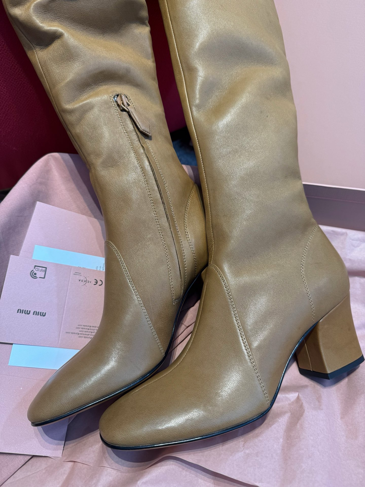 Сапоги женские Miu Miu Nappa Leather Boots with Buckle светло-коричневого цвета