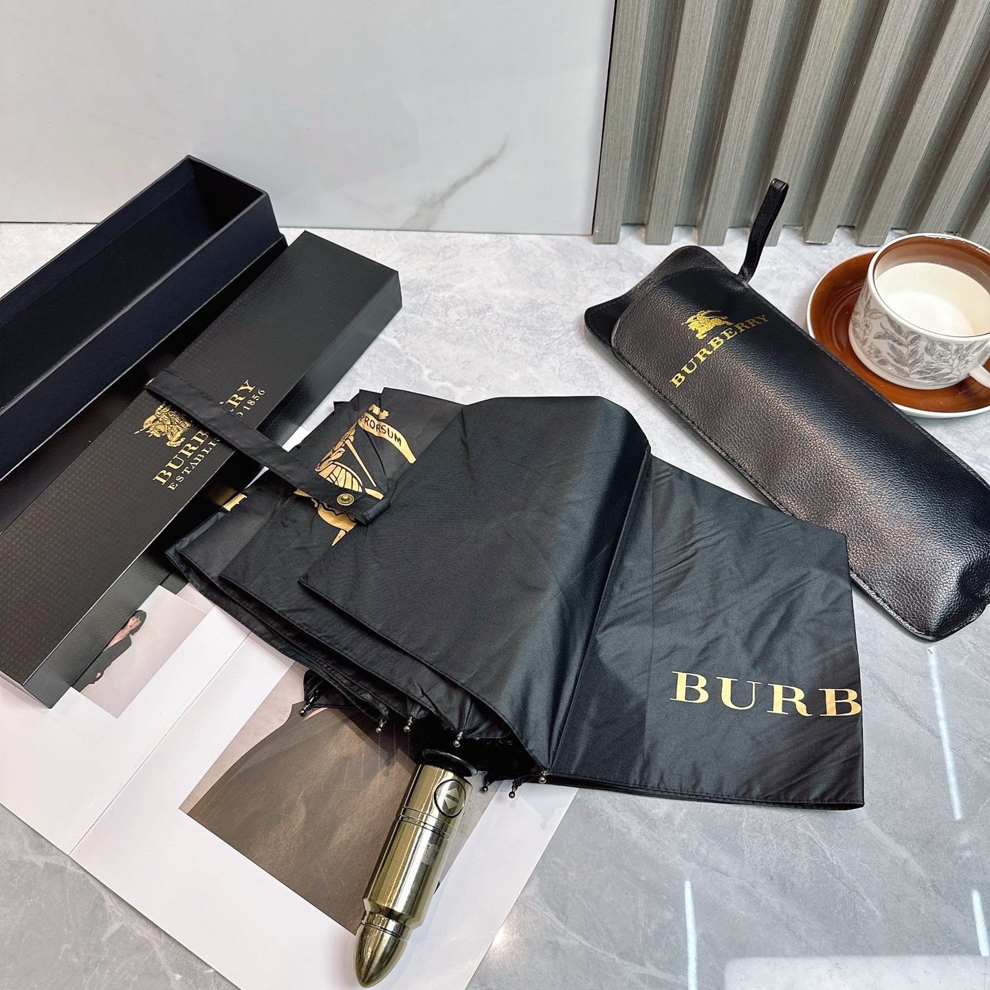 Зонт Burberry черного цвета
