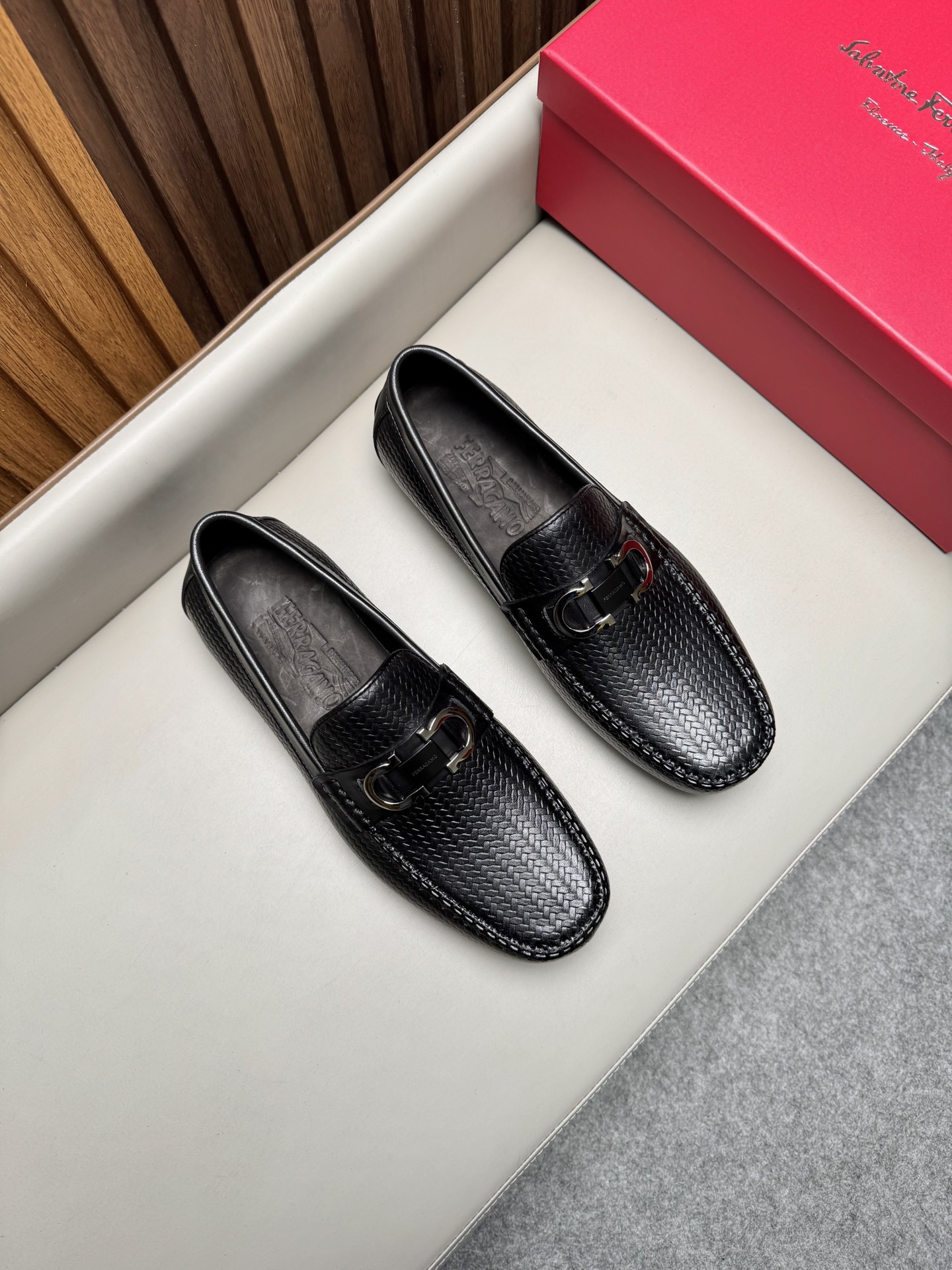 Лоферы мужские в стиле Ferragamo чёрного цвета