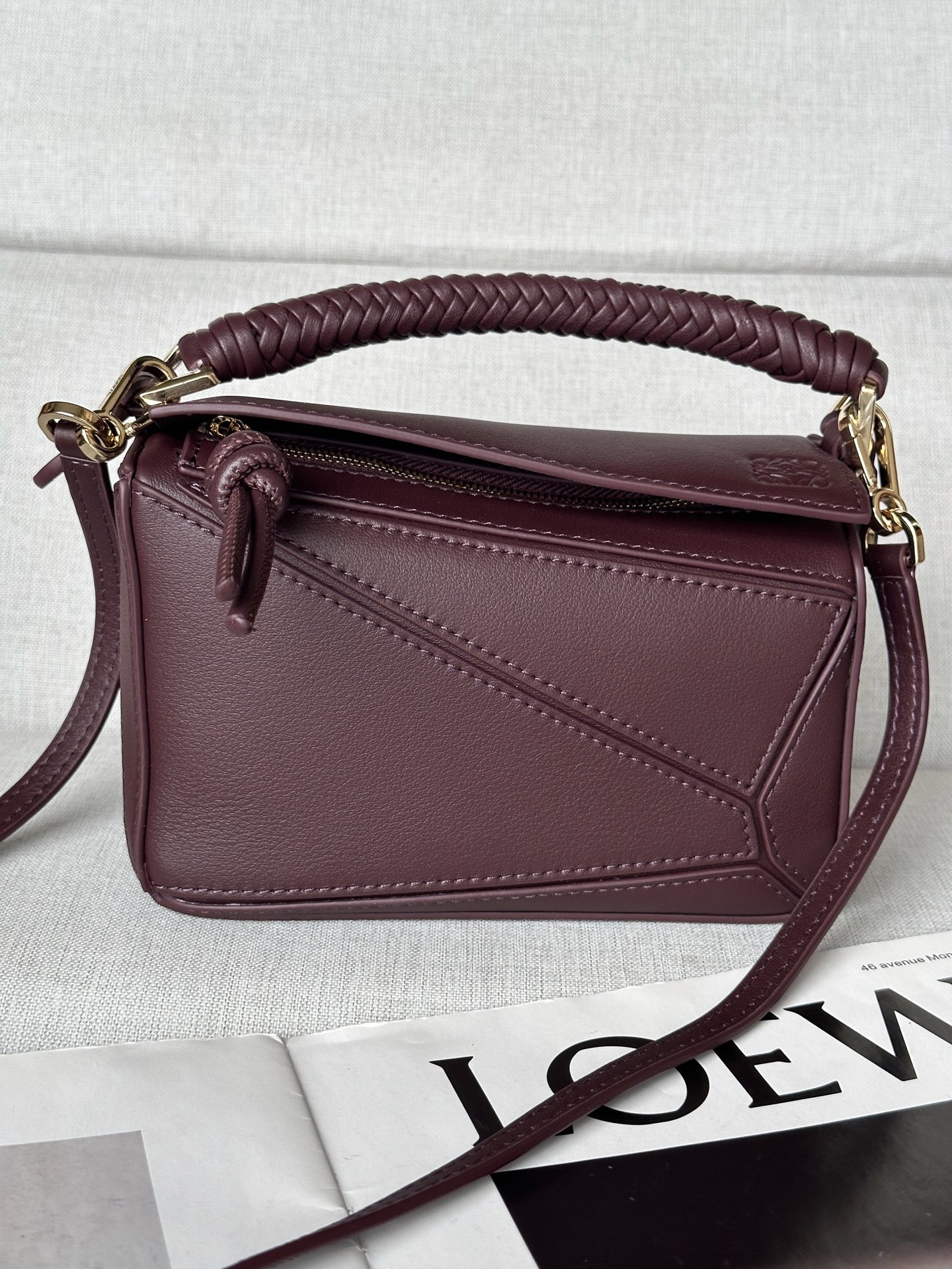 Сумка женская в стиле Loewe Puzzle Mini бордового цвета