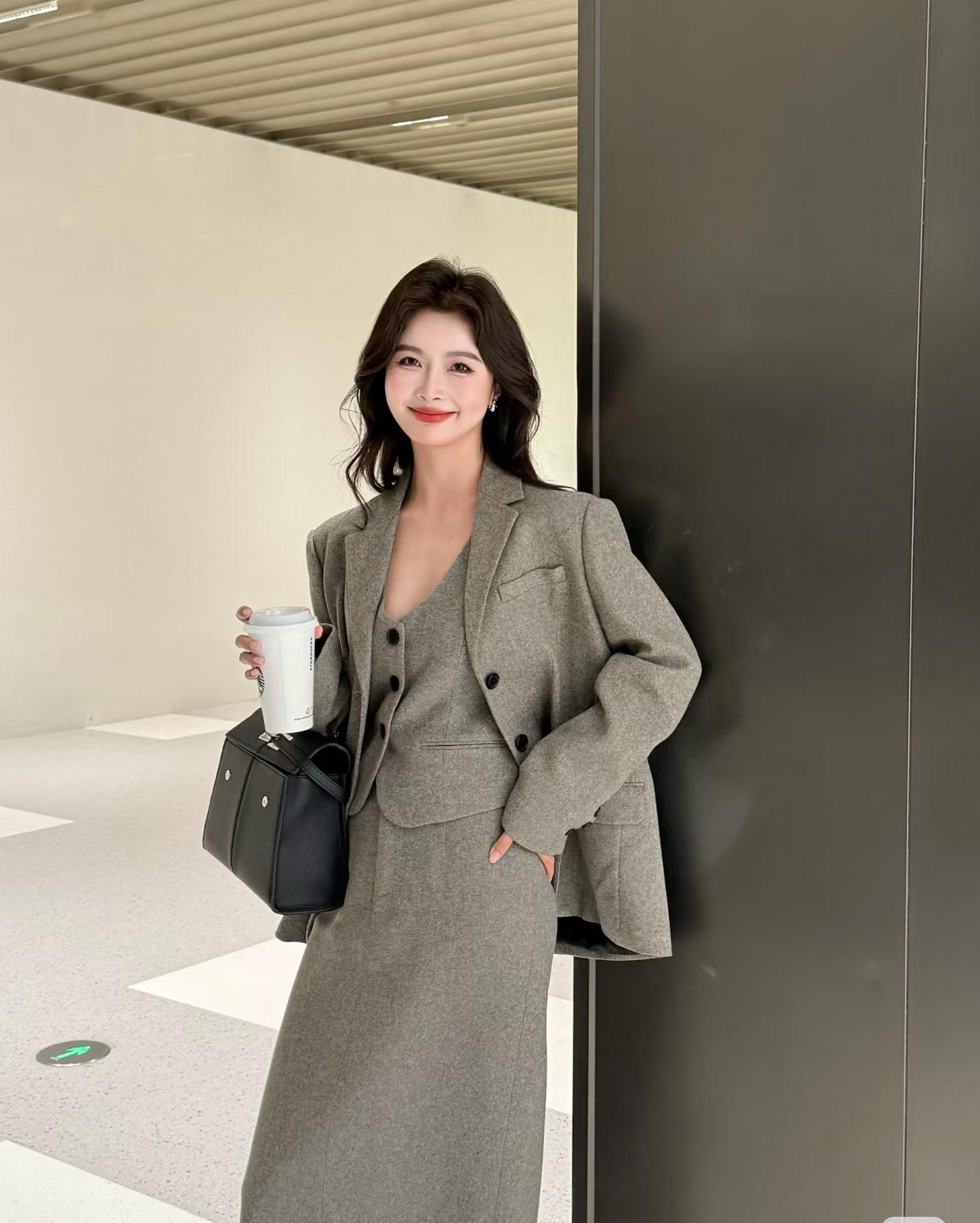 Костюм женский в стиле Saint Laurent тройка: жакет, жилет и юбка