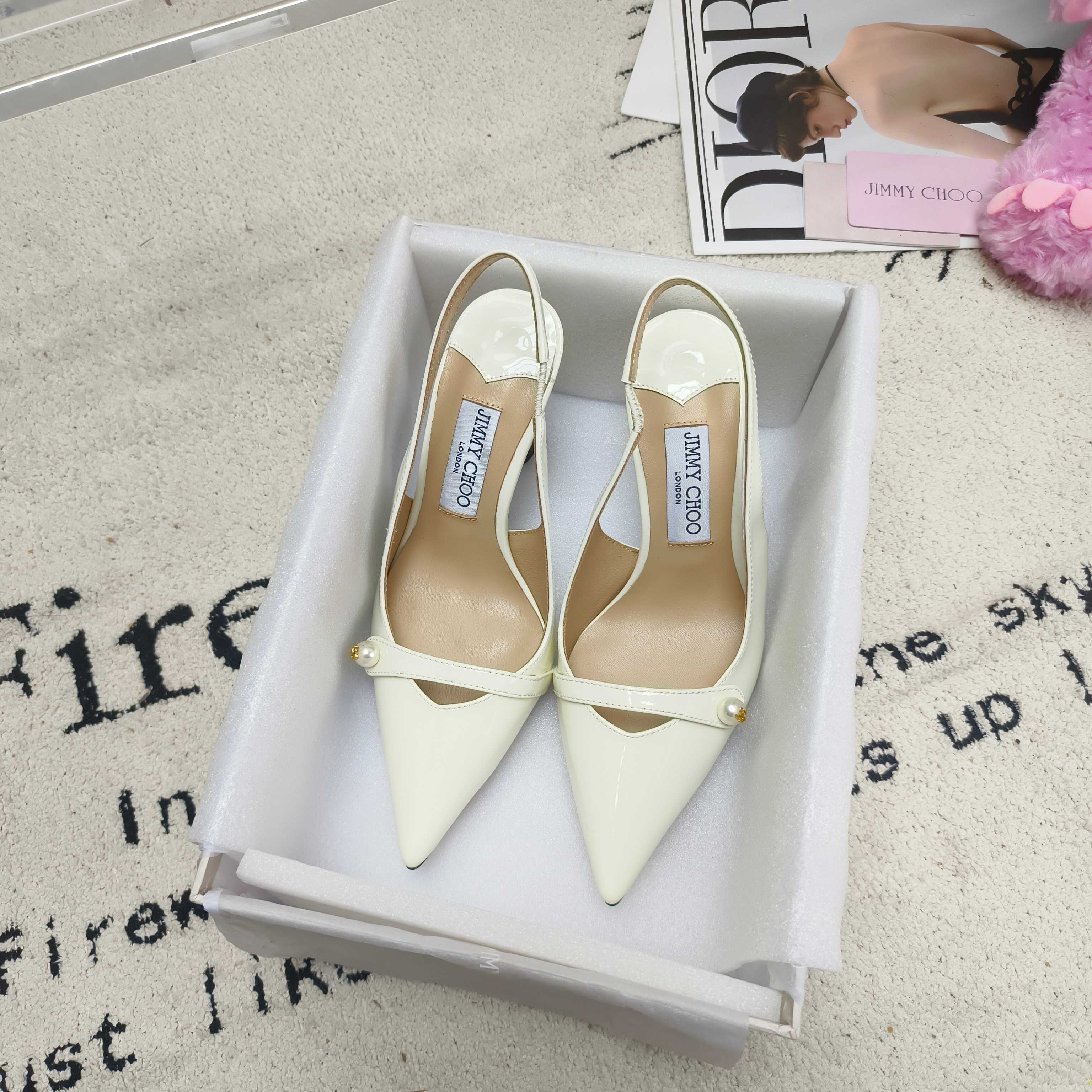 Босоножки женские в стиле Jimmy Choo Ray белого цвета
