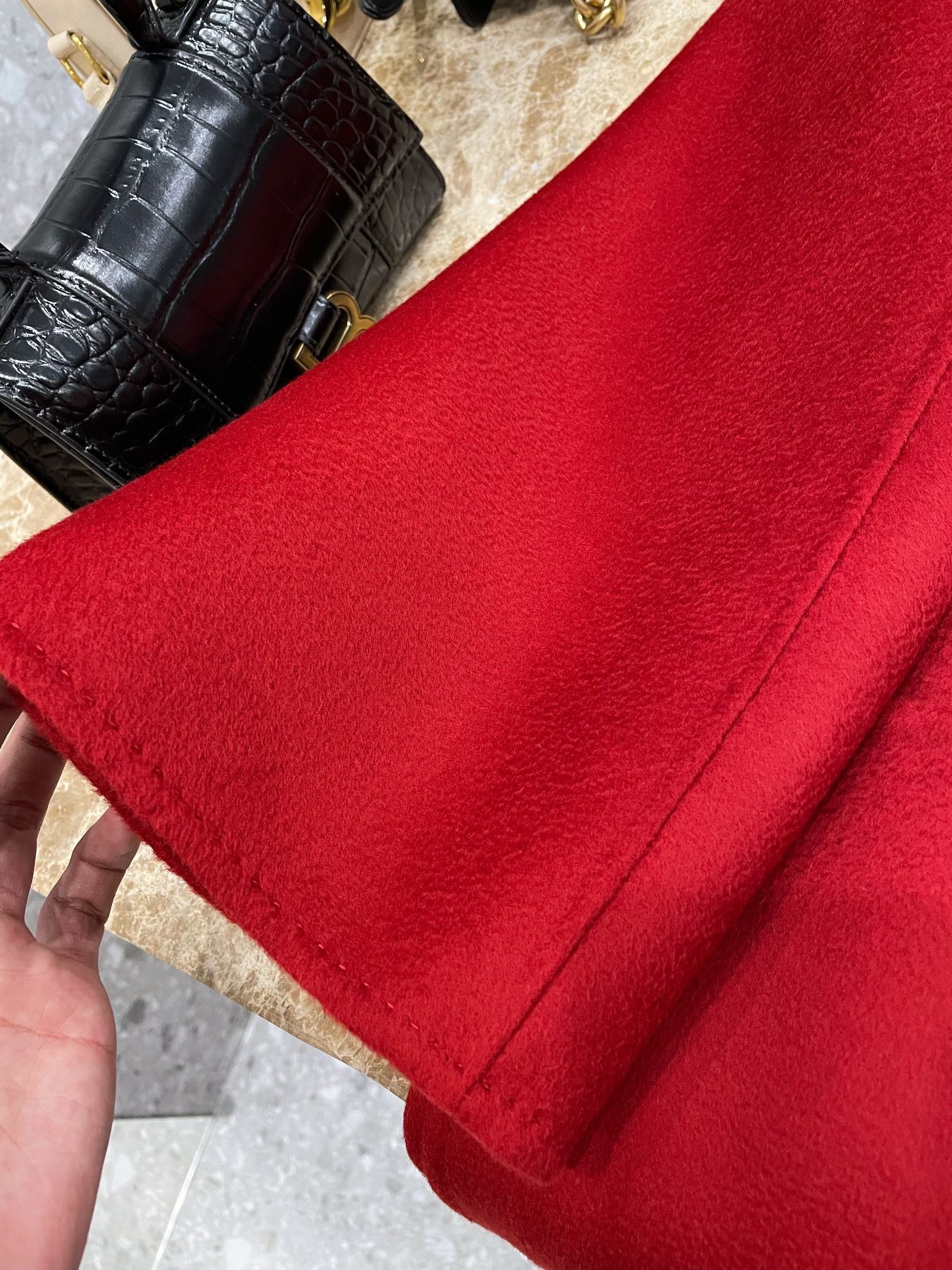 Пальто женское в стиле Max Mara Ludmilla красного цвета 