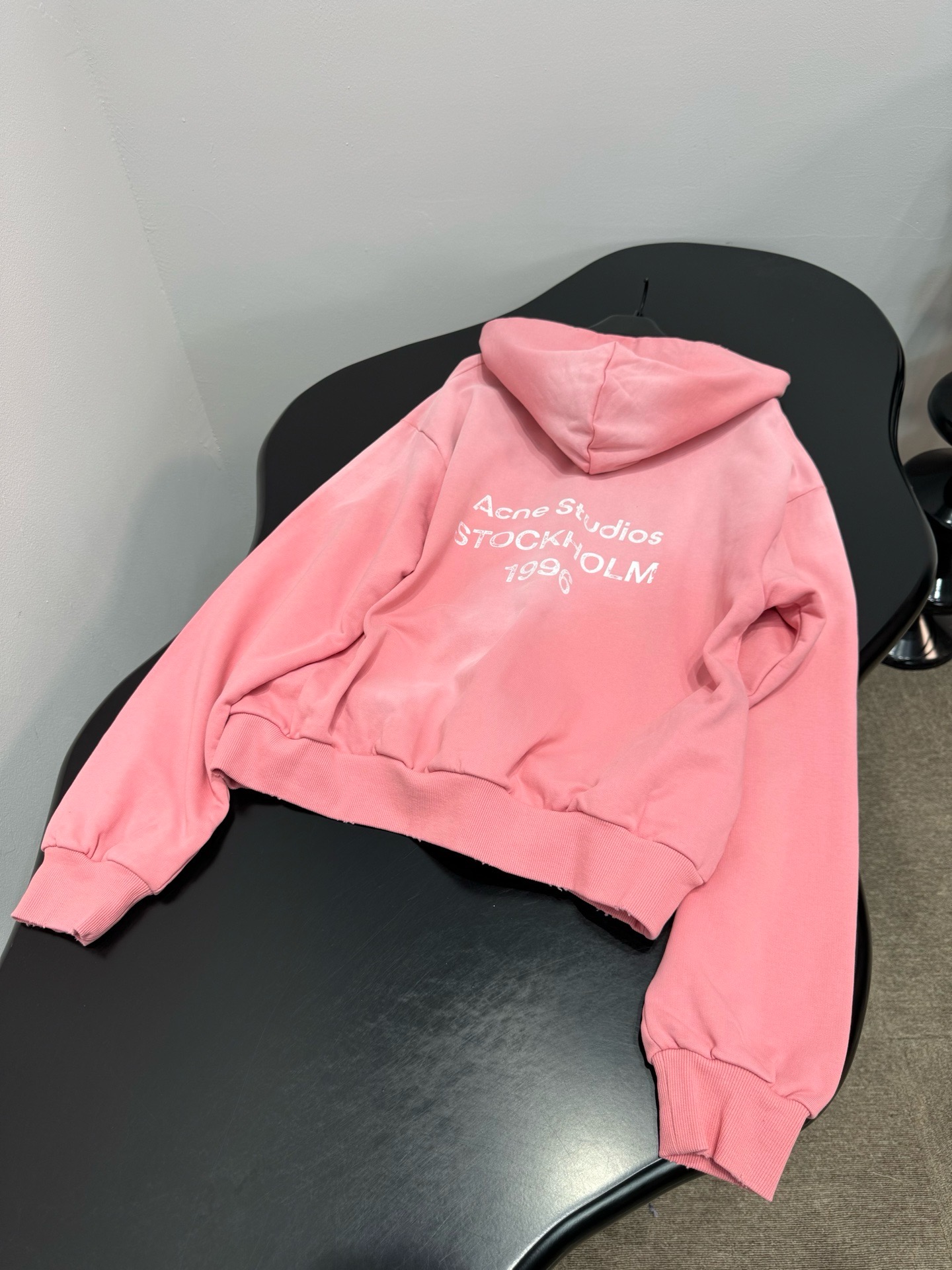 Худи женское Acne Studios 1996 розового цвета