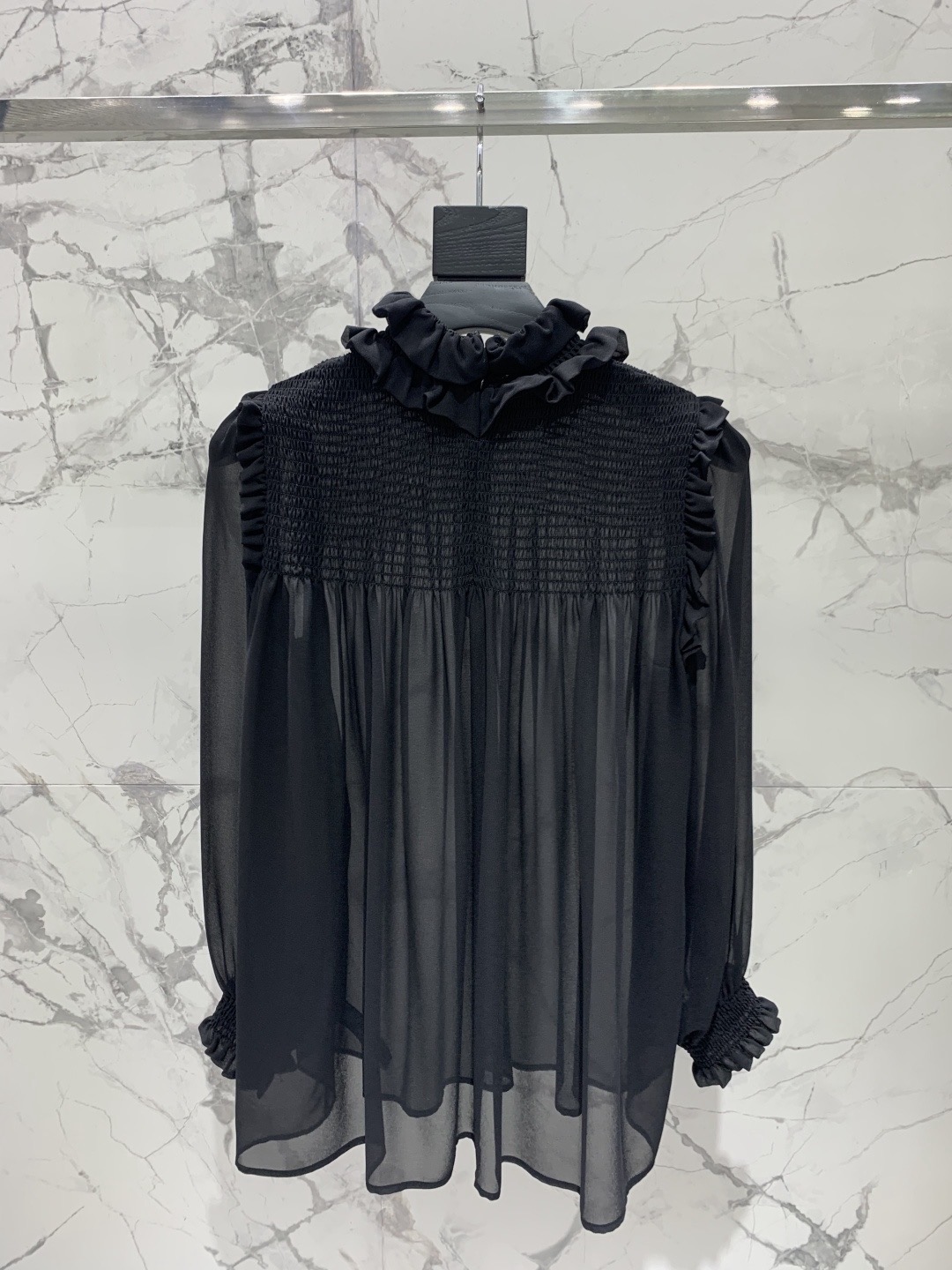 Блуза женская в стиле Saint Laurent чёрного цвета с рюшами