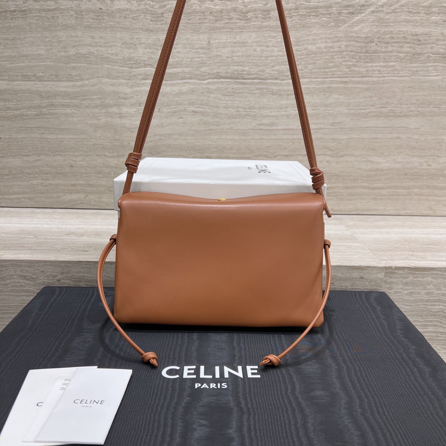 Сумка женская в стиле Celine Trio Flap карамельного цвета