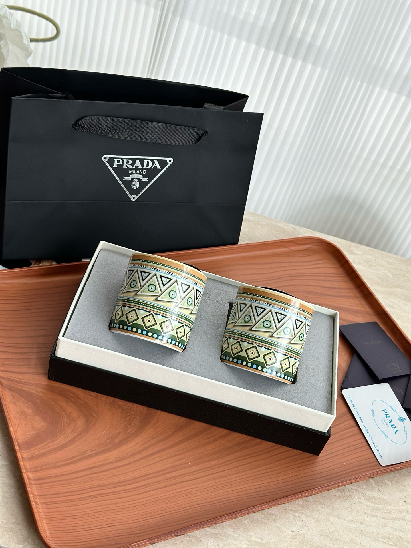  Свечи ароматические  в стиле Prada, набор из 2 шт.