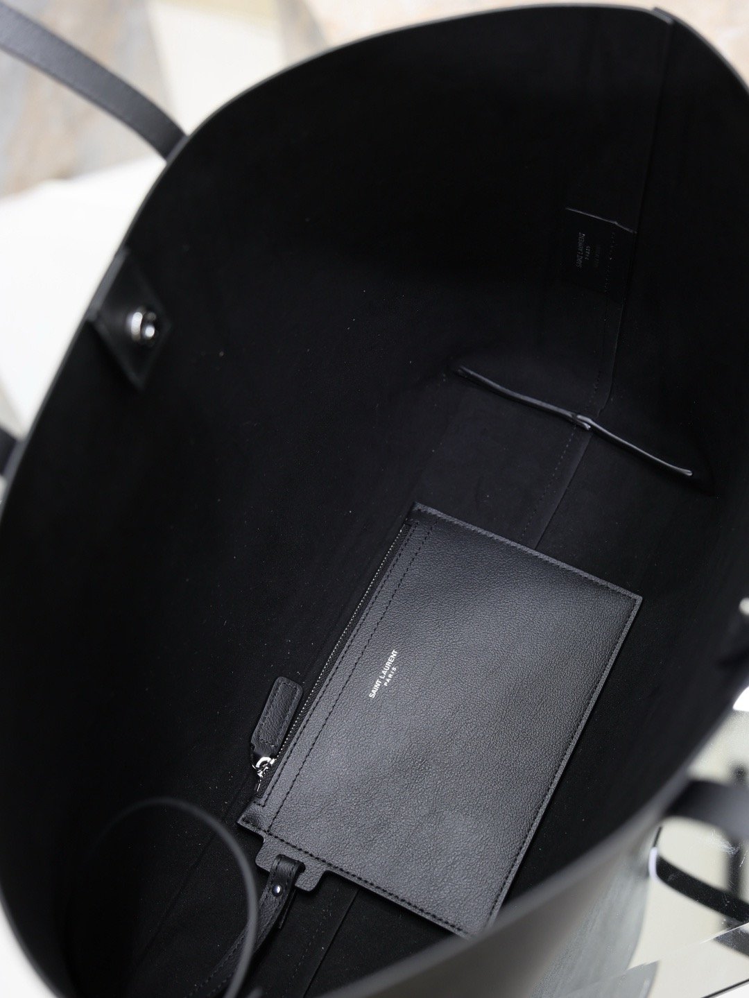Сумка женская Saint Laurent Shopping Tote черного цвета