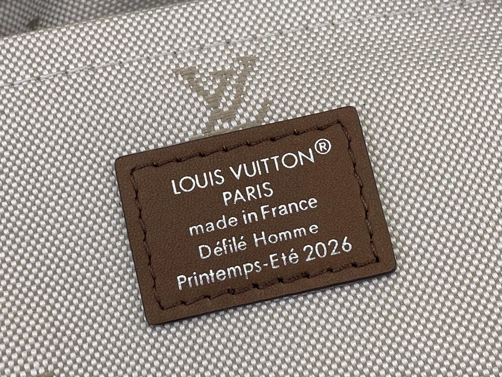 Сумка мужская Louis Vuitton Nil  коричневого цвета