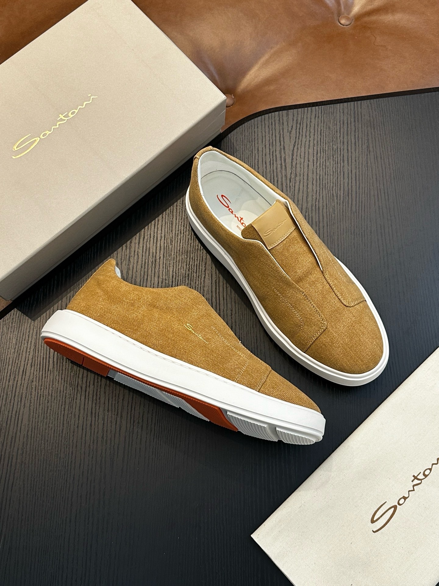 Слипоны мужские в стиле Santoni песочного цвета