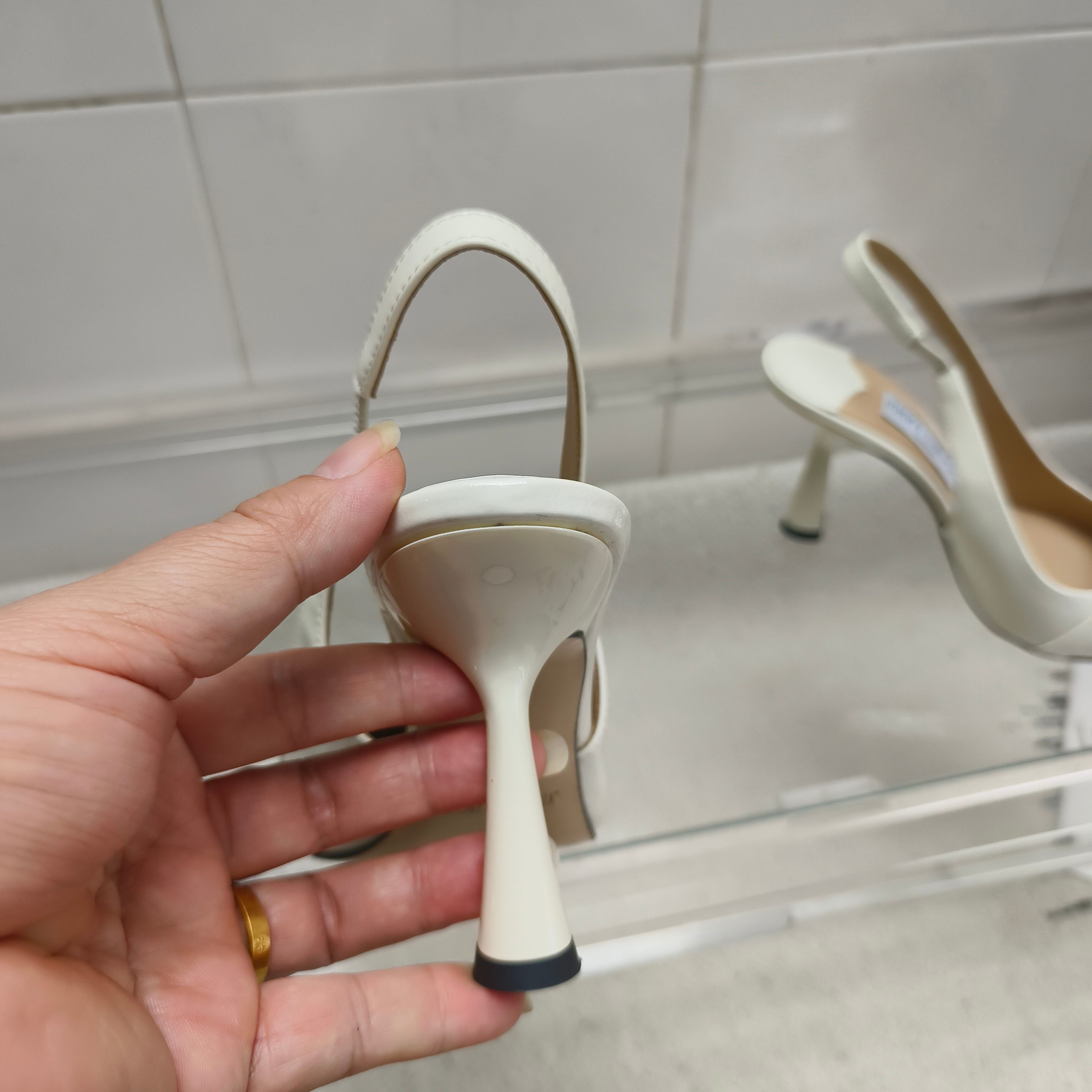 Босоножки женские в стиле Jimmy Choo Ray белого цвета