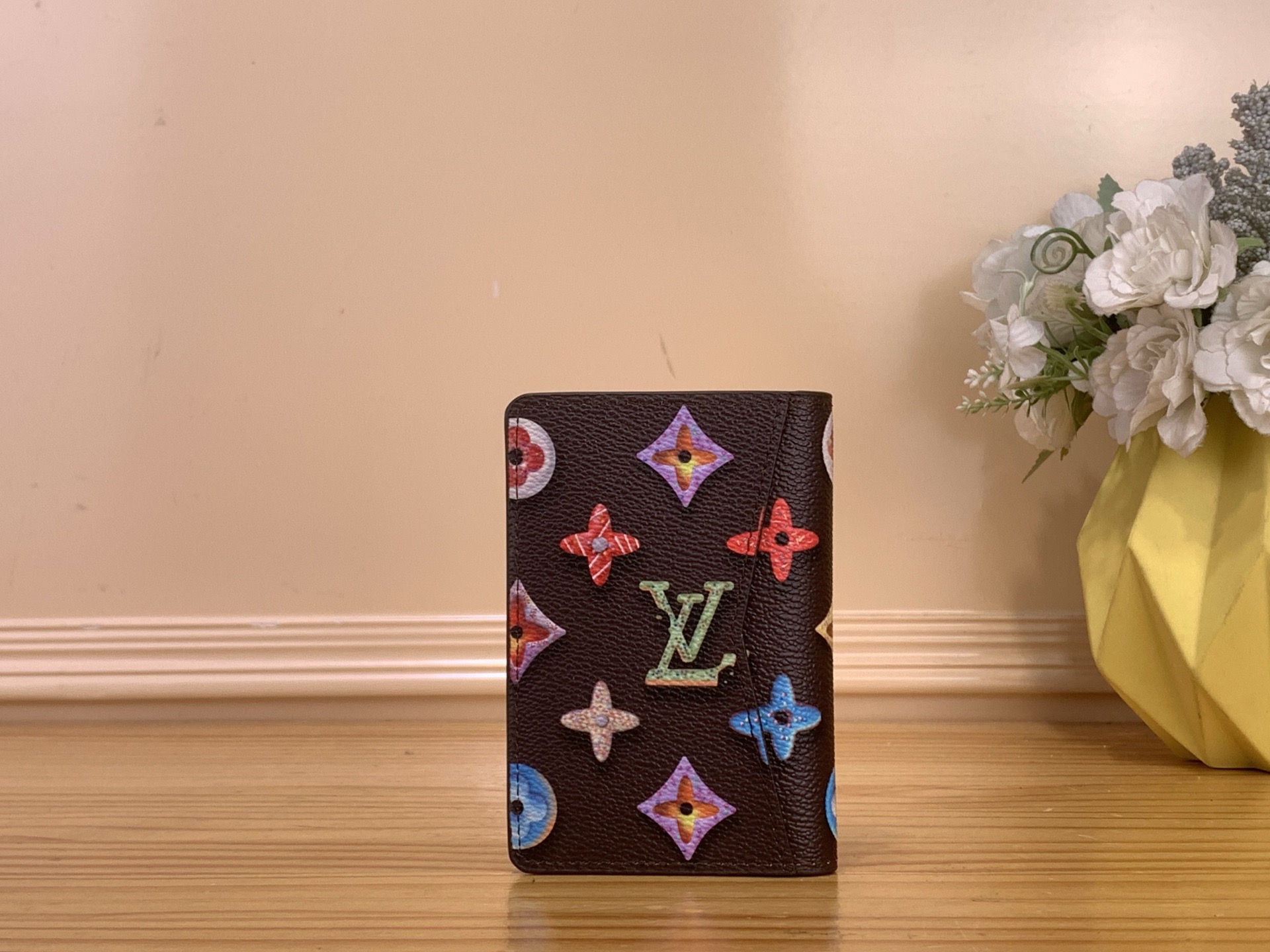 Портмоне унисекс в стиле Louis Vuitton Monogram Donuts компактный коричневого цвета