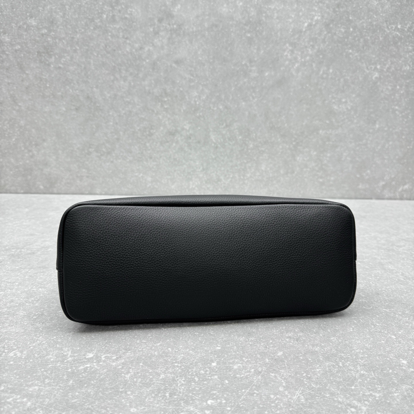 Сумка женская в стиле The Row Marcel чёрного  цвета