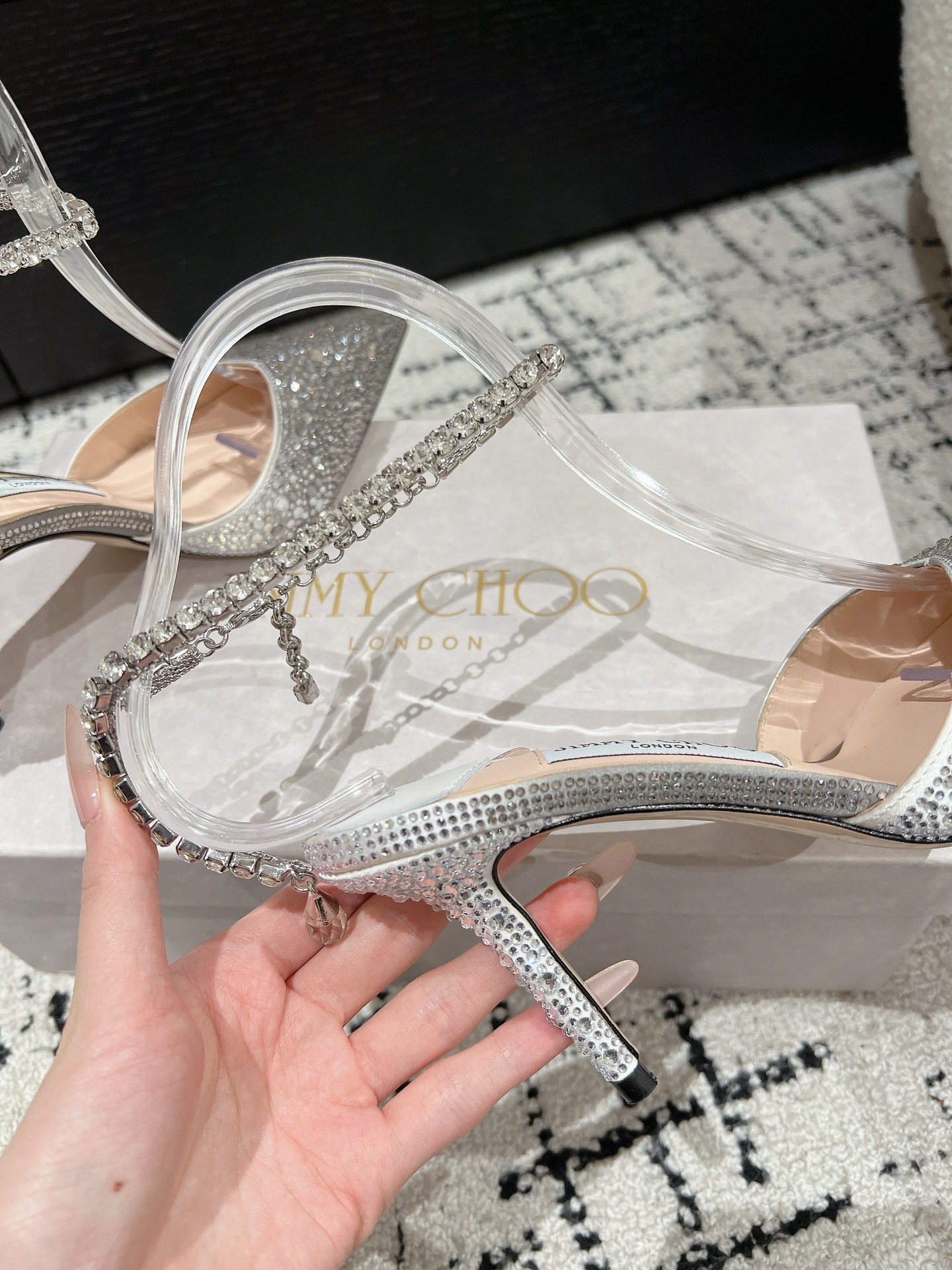 Туфли женские в стиле Jimmy Choo Stevie серебряного цвета