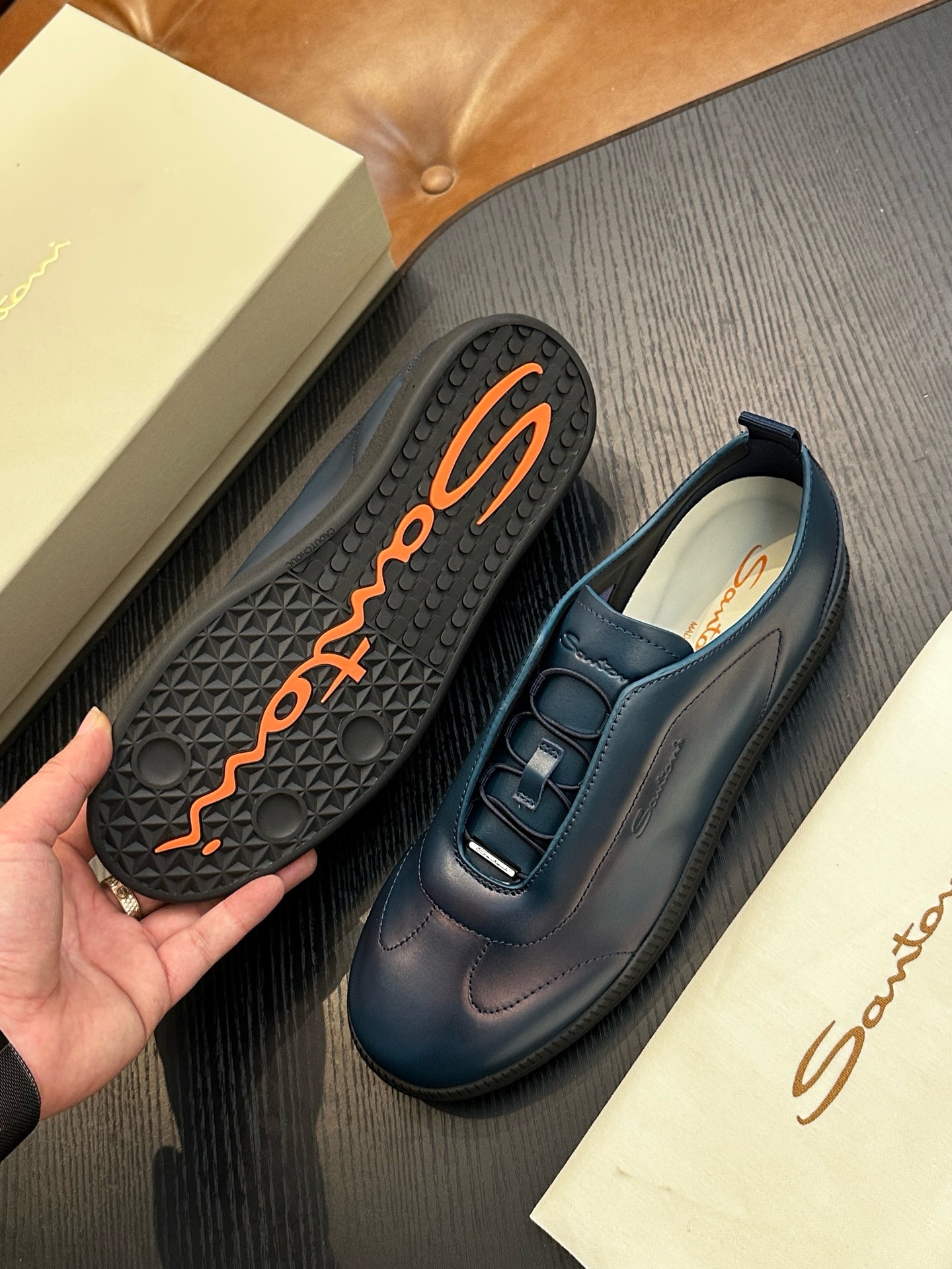 Кеды мужские в стиле Santoni из натуральной кожи темно-синего цвета
