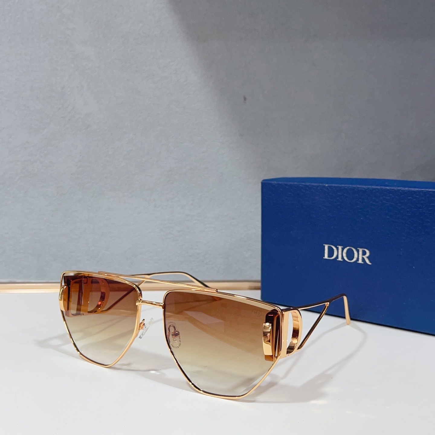 Очки солнцезащитные женские в стиле Dior CD Aviator