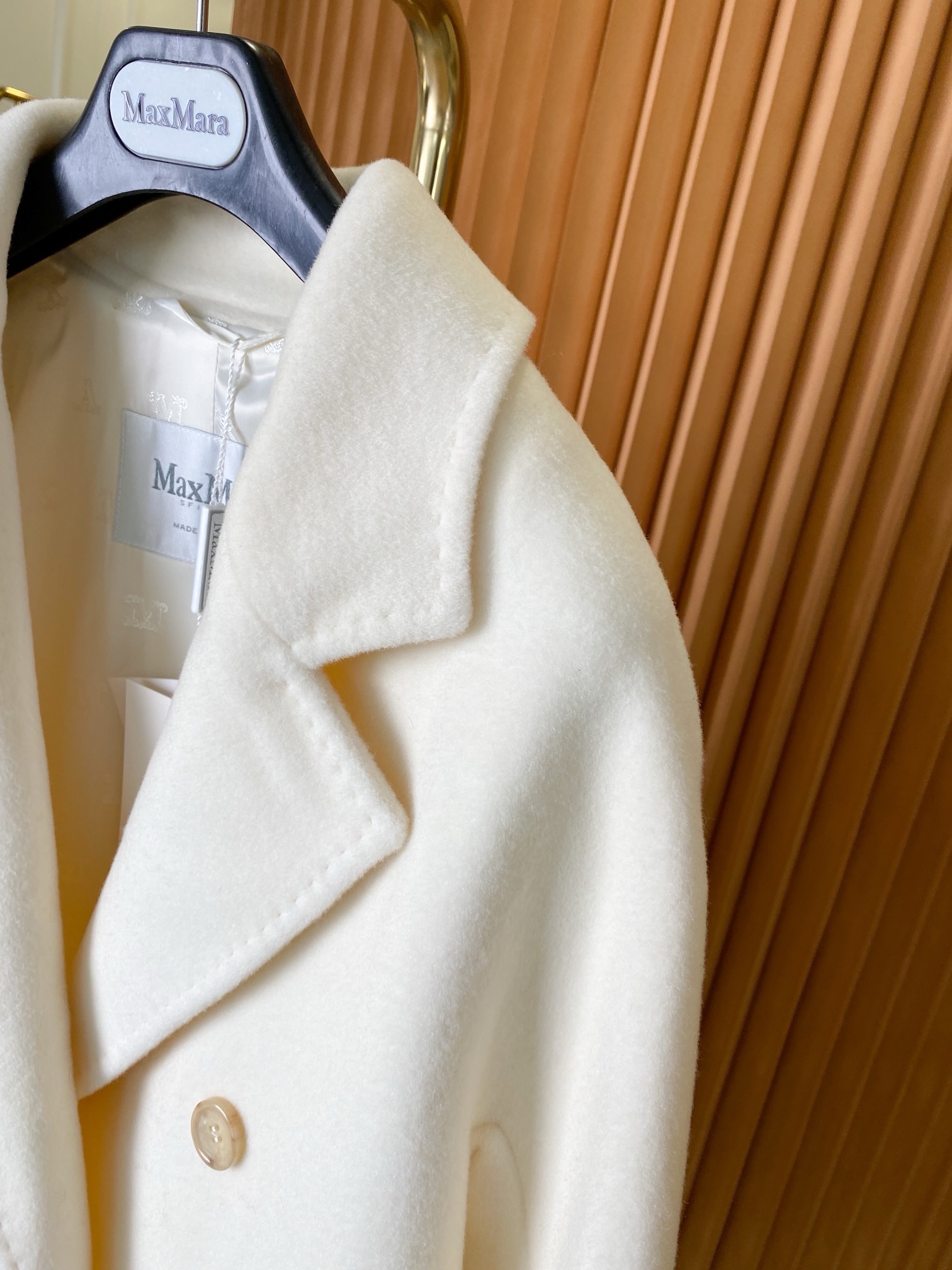 Пальто женское Max Mara Short 101801 Icon Coat белого цвета