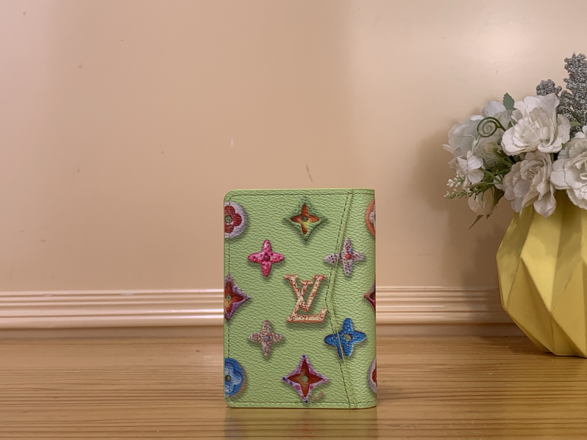 Портмоне унисекс в стиле Louis Vuitton Monogram Donuts компактный зелёного цвета