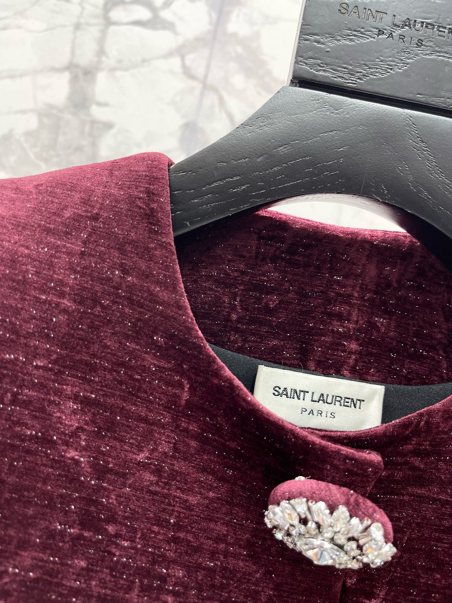 Костюм женский Saint Laurent бордового цвета