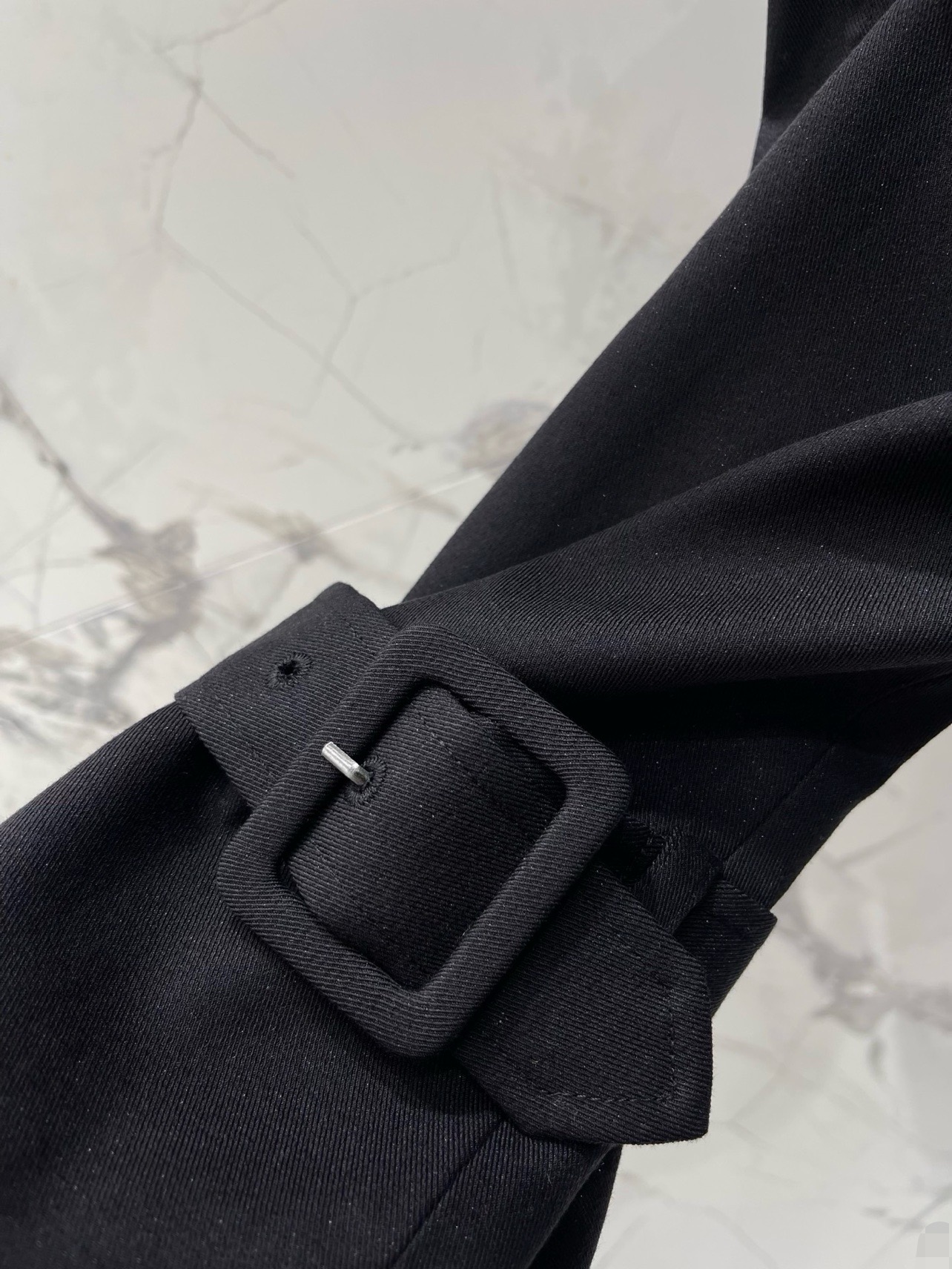 Тренч укороченный женский Balenciaga чёрного цвета