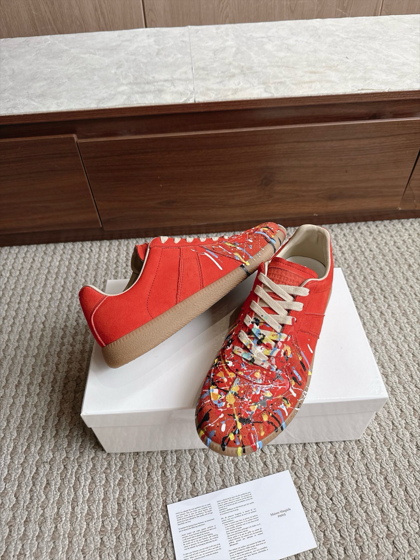 Кроссовки Maison Margiela Replica Paint Splatter красного цвета