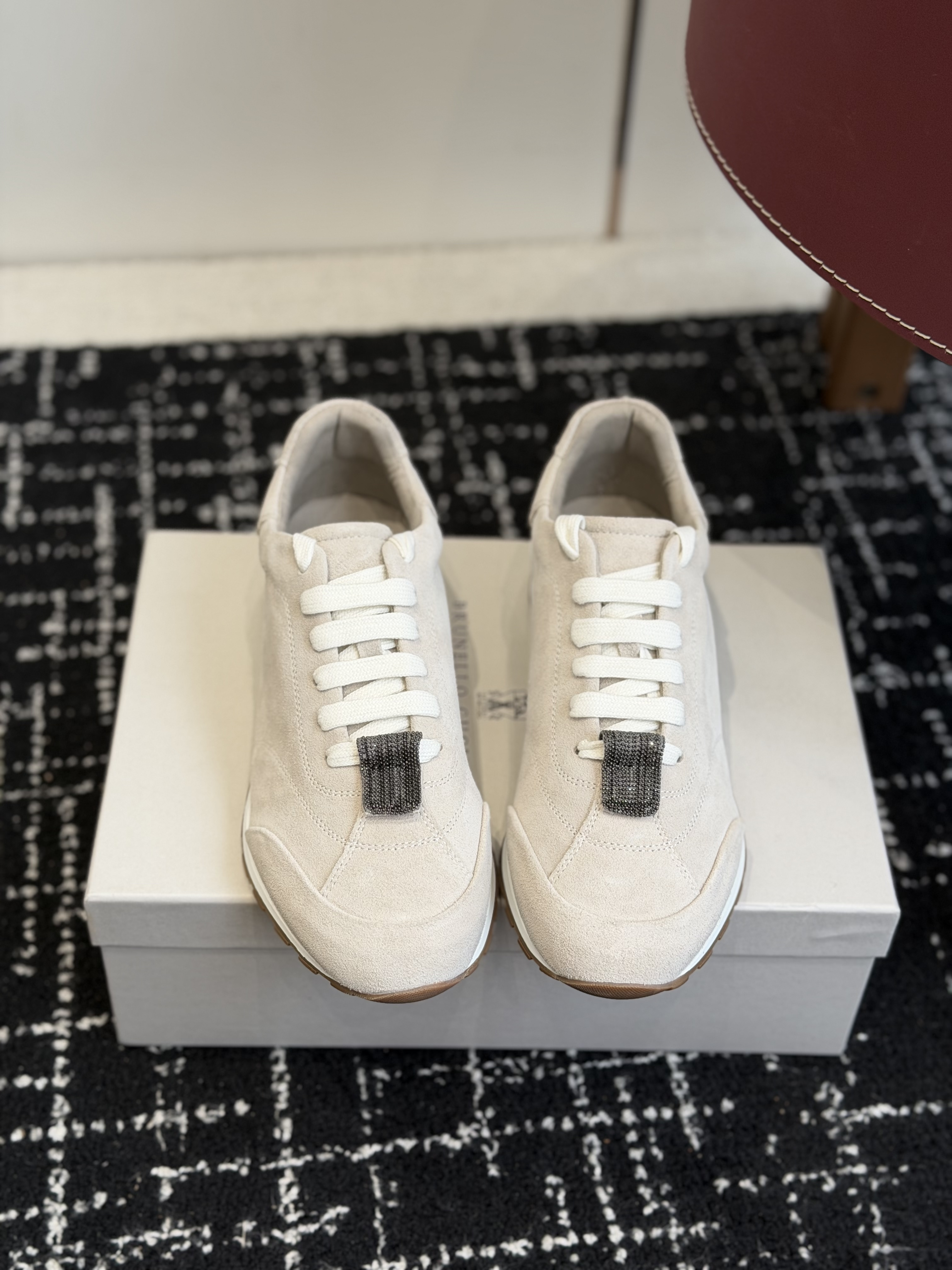 Кроссовки женские в стиле Brunello Cucinelli светло-бежевого цвета