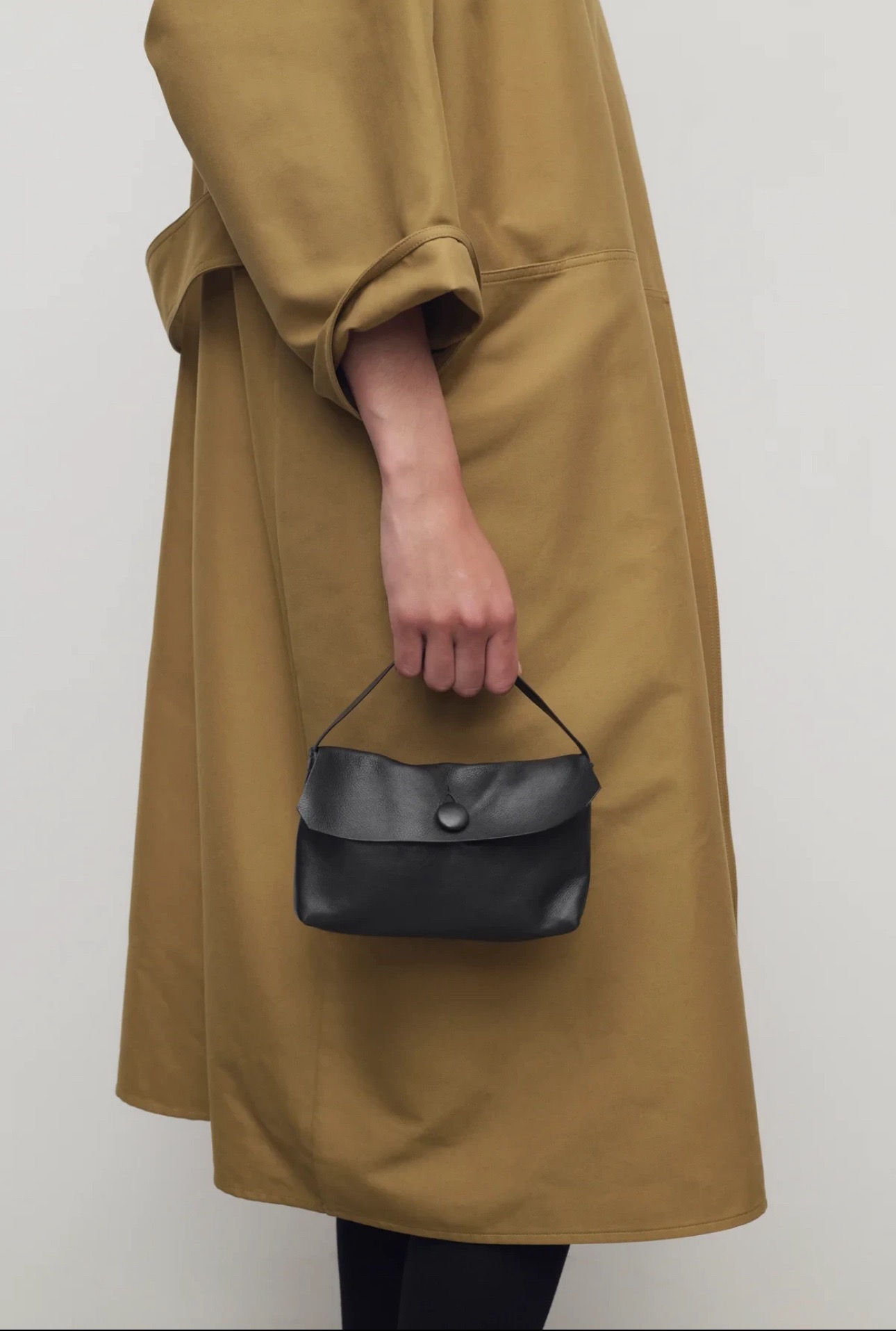 Сумка женская в стиле The Row Sally Bag черного цвета